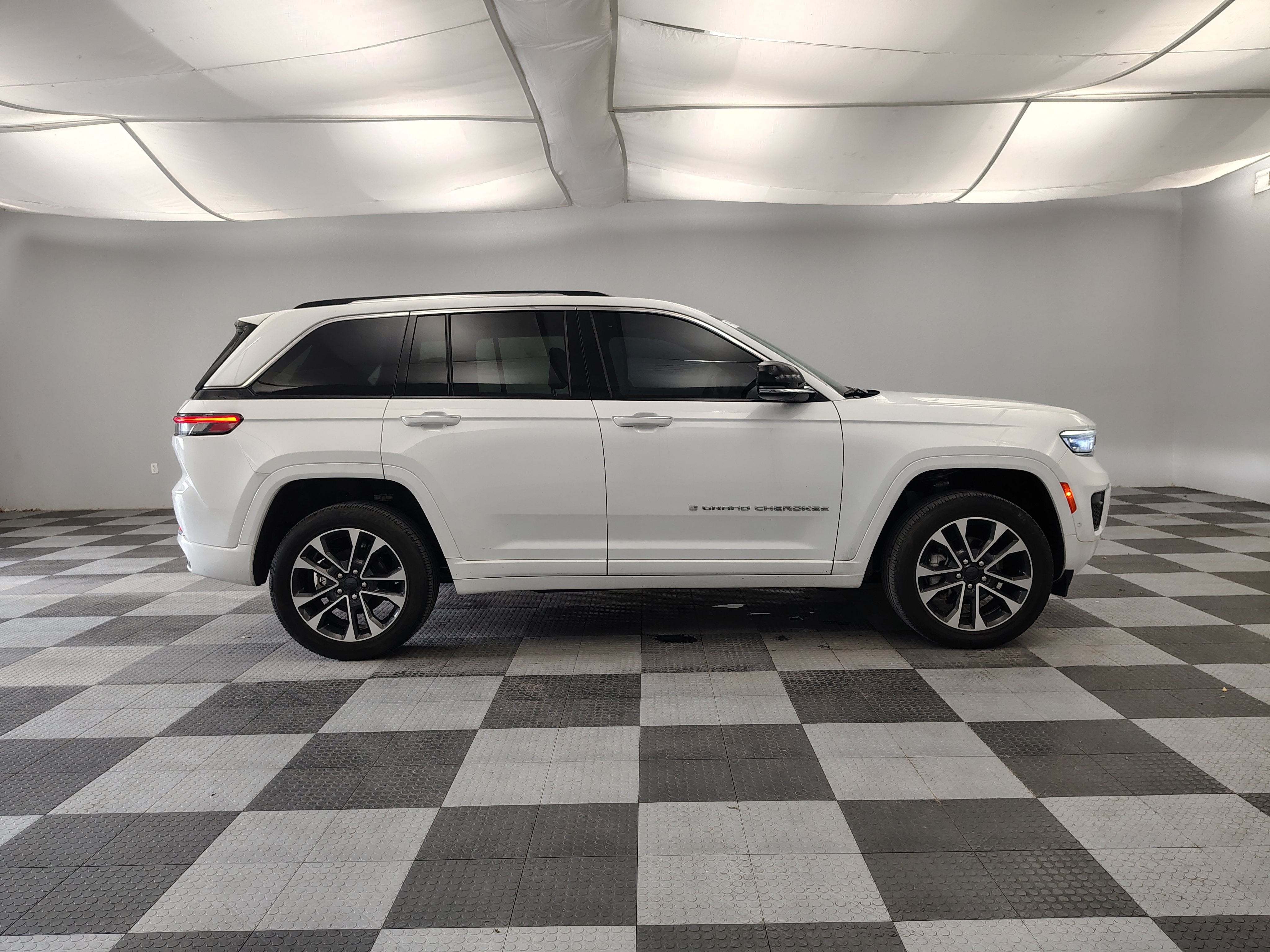2022 Jeep Grand Cherokee Overland