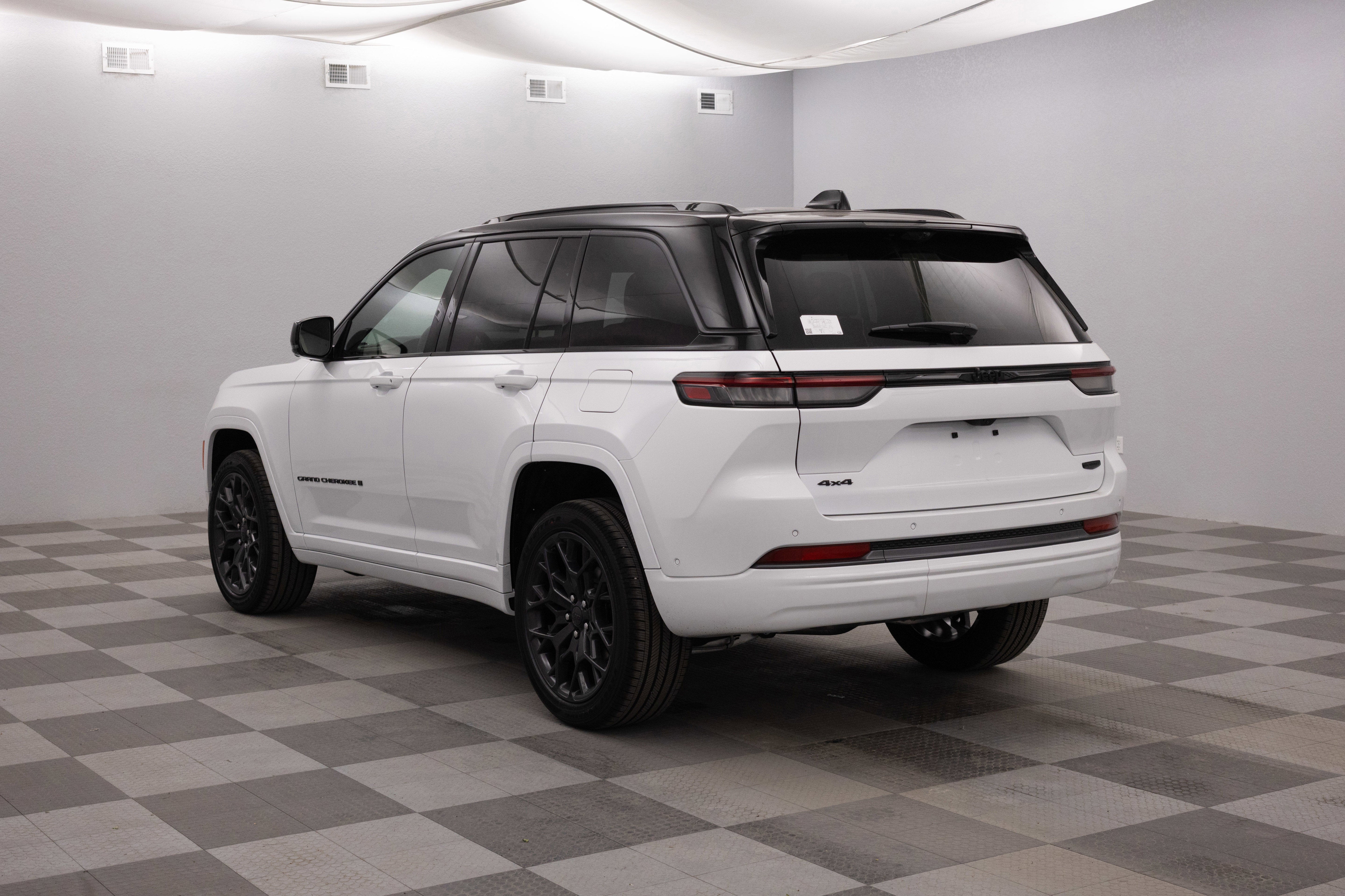2026 Jeep Grand Cherokee GRAND CHEROKEE SUMMIT 4X4