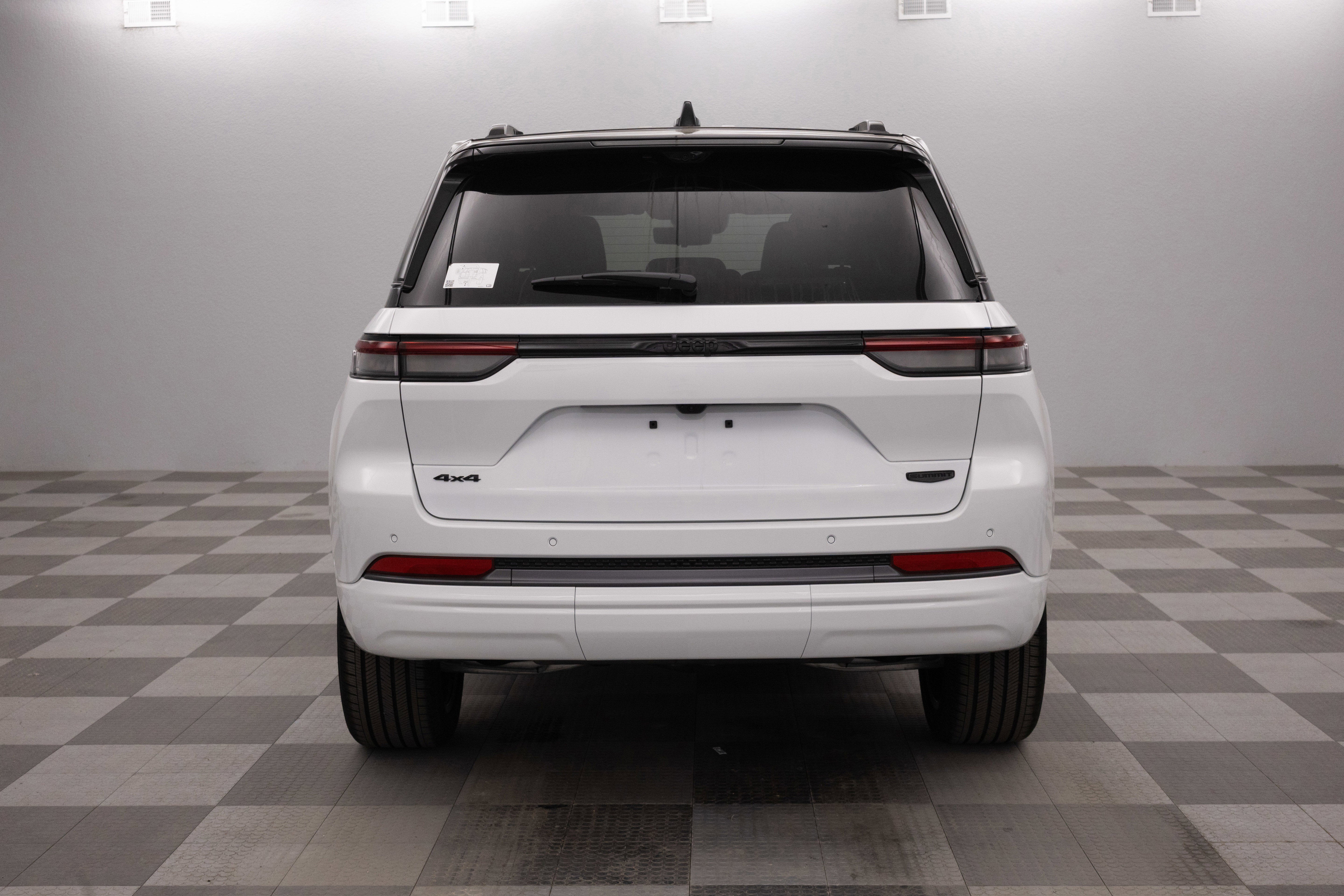 2026 Jeep Grand Cherokee GRAND CHEROKEE SUMMIT 4X4