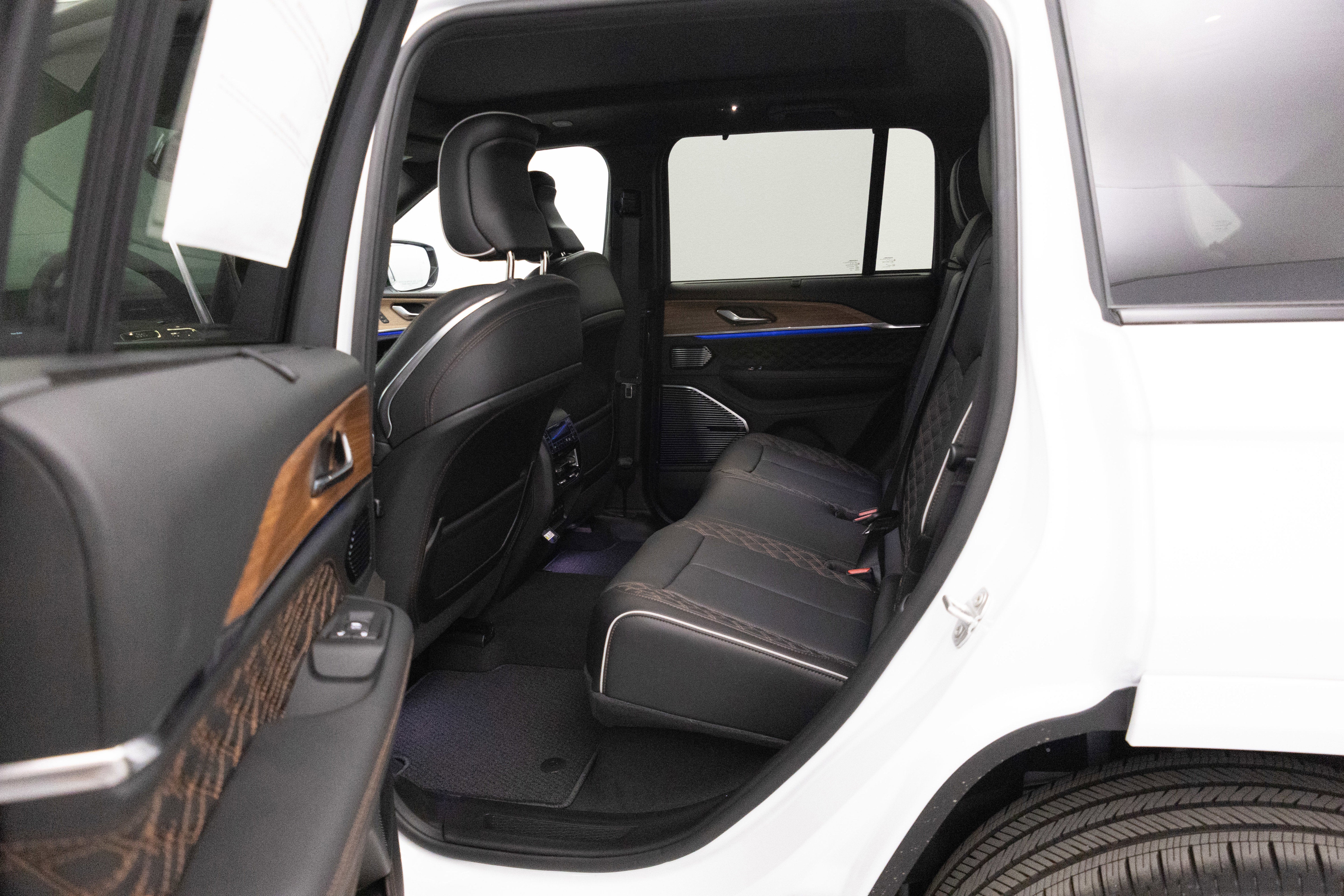 2026 Jeep Grand Cherokee GRAND CHEROKEE SUMMIT 4X4