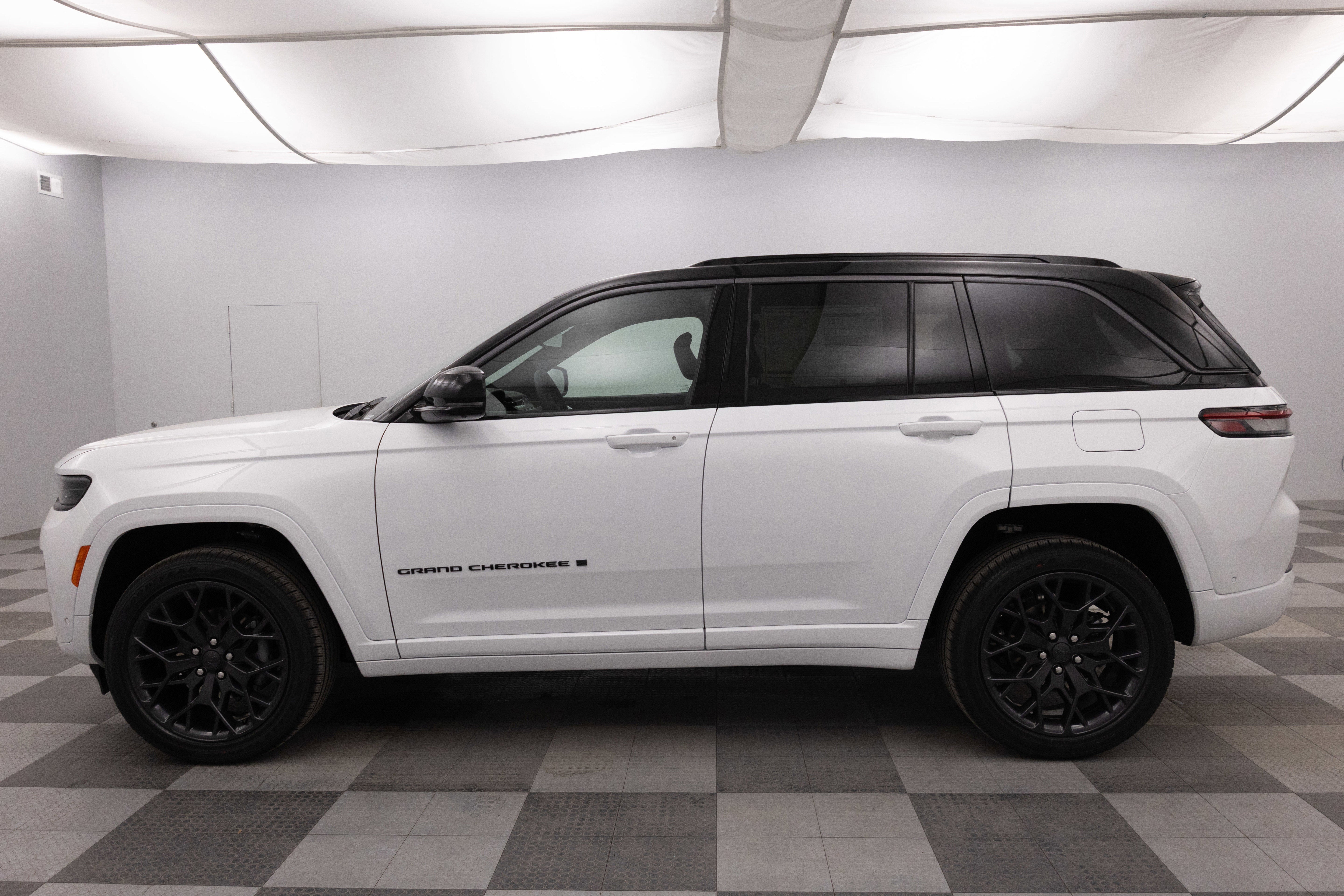 2026 Jeep Grand Cherokee GRAND CHEROKEE SUMMIT 4X4