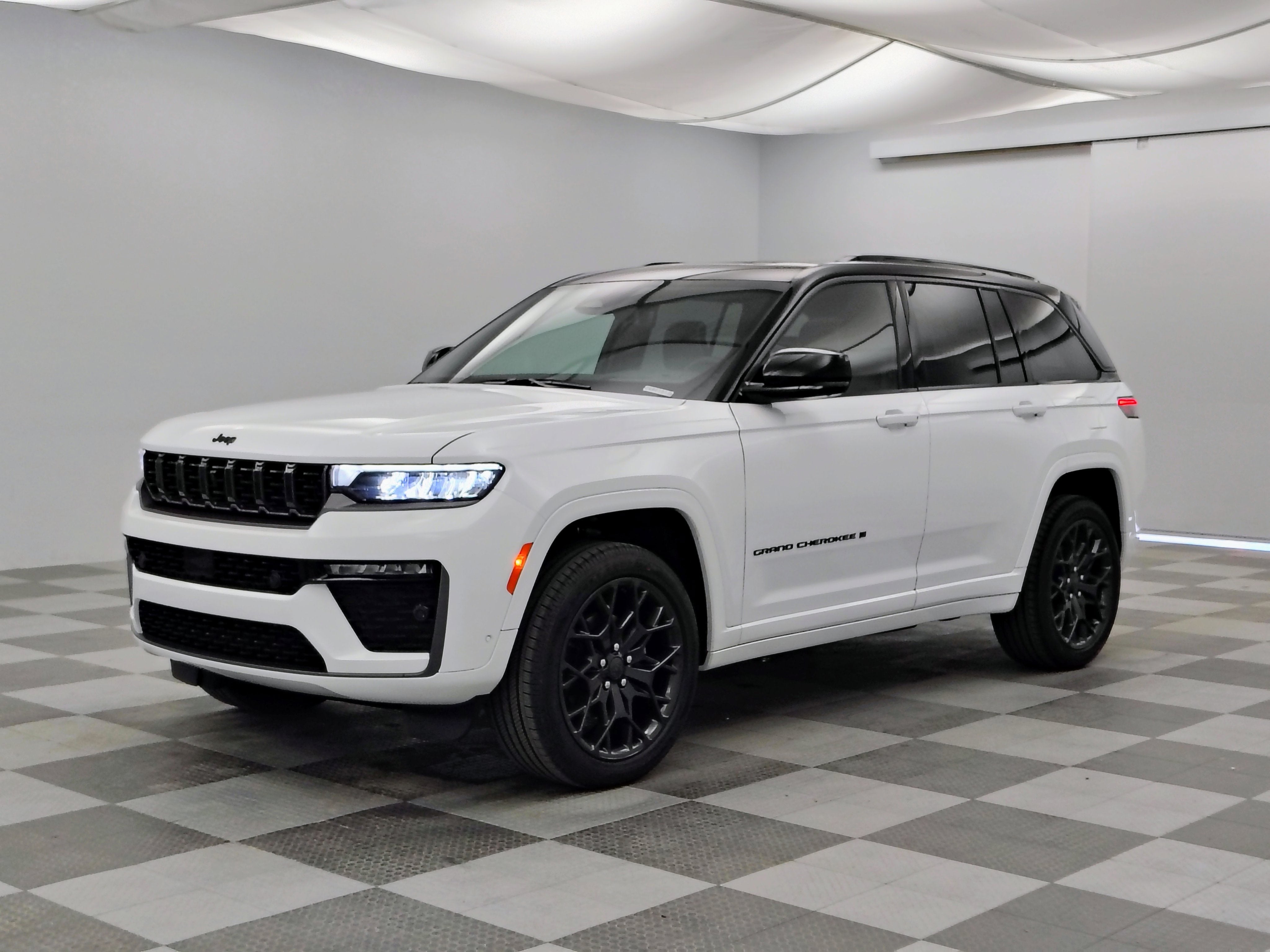 2026 Jeep Grand Cherokee GRAND CHEROKEE SUMMIT 4X4