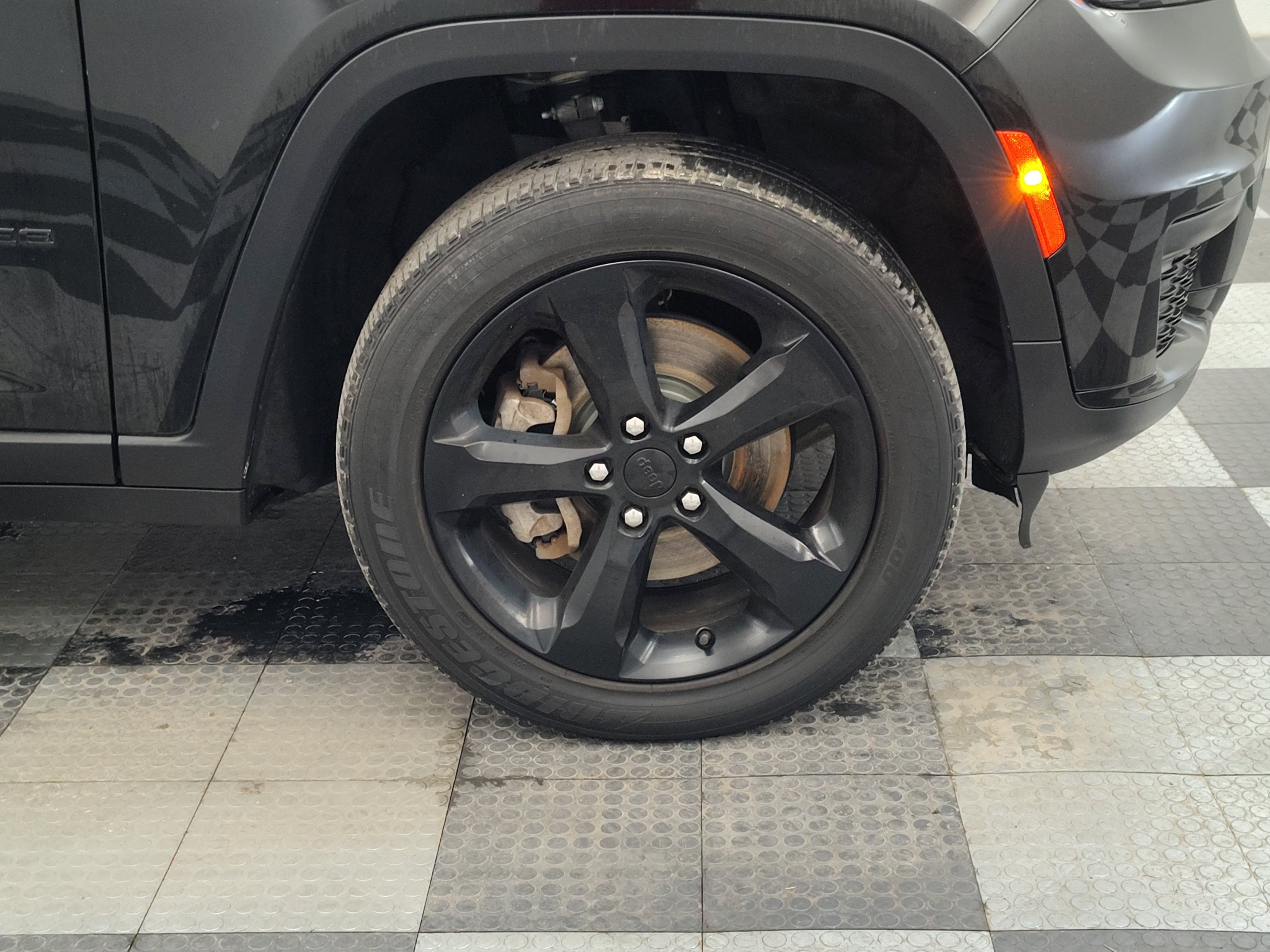 2023 Jeep Grand Cherokee L Laredo