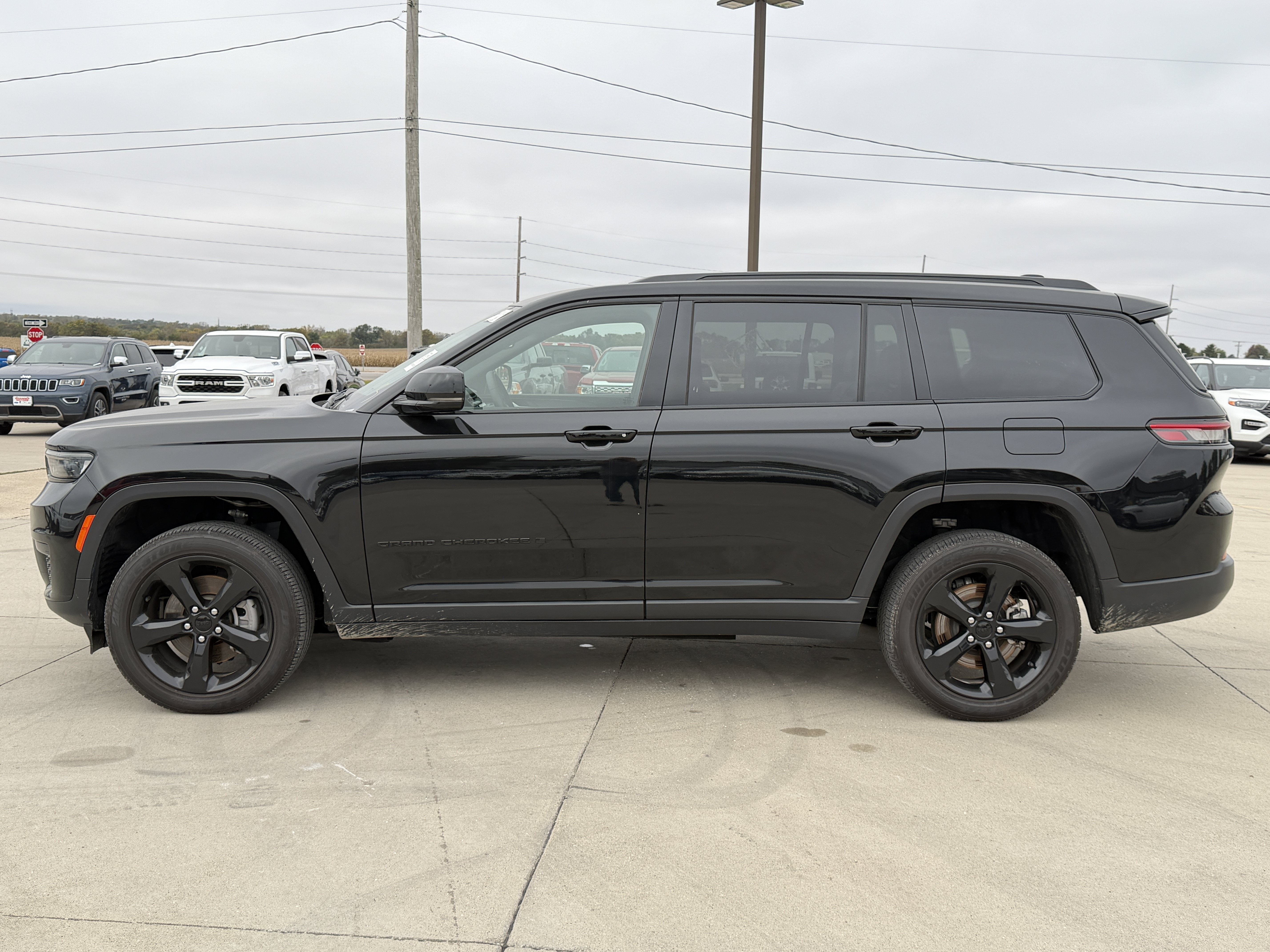 2023 Jeep Grand Cherokee L Laredo