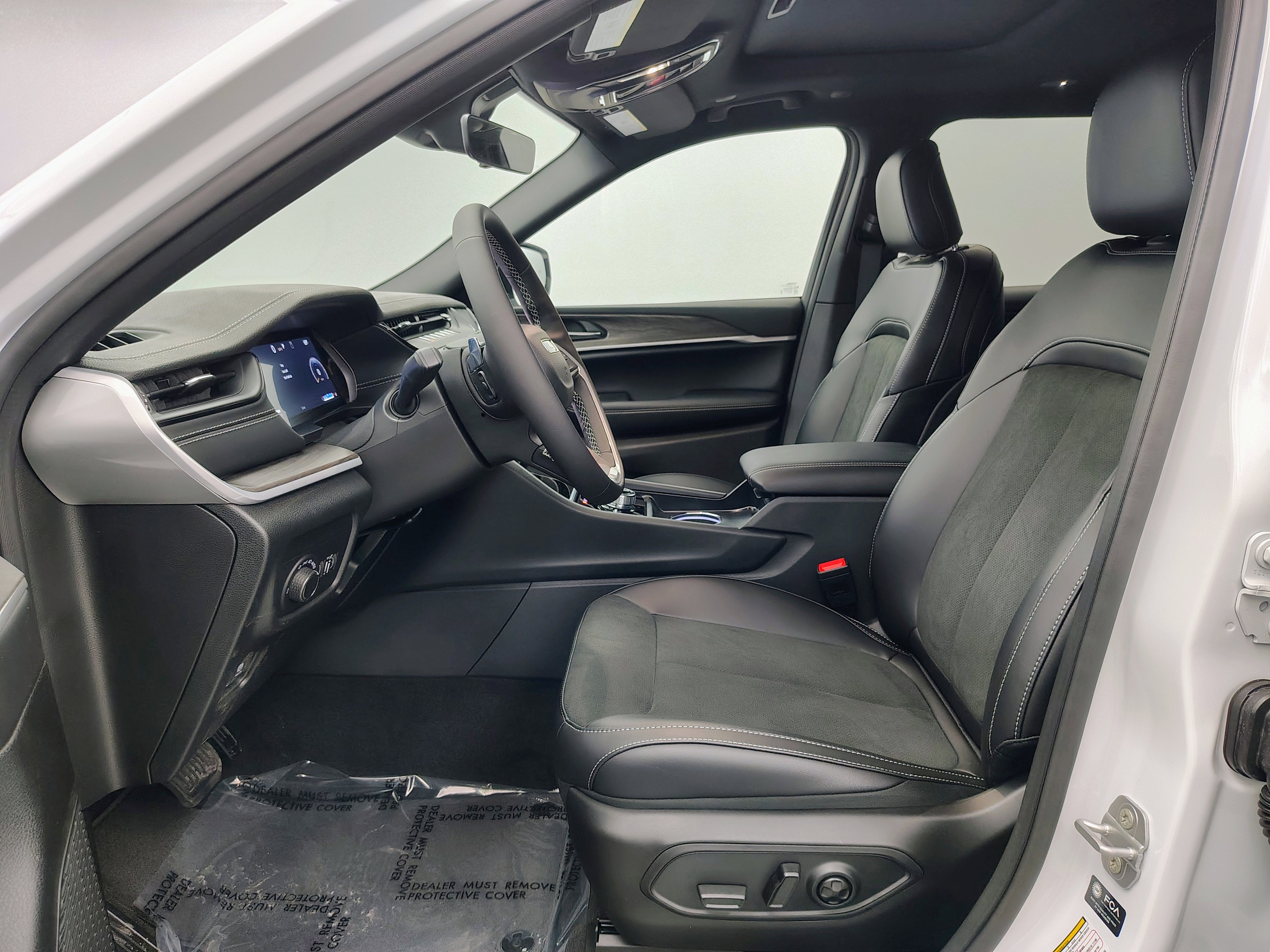 2026 Jeep Grand Cherokee GRAND CHEROKEE L LAREDO ALTITUDE 4X4