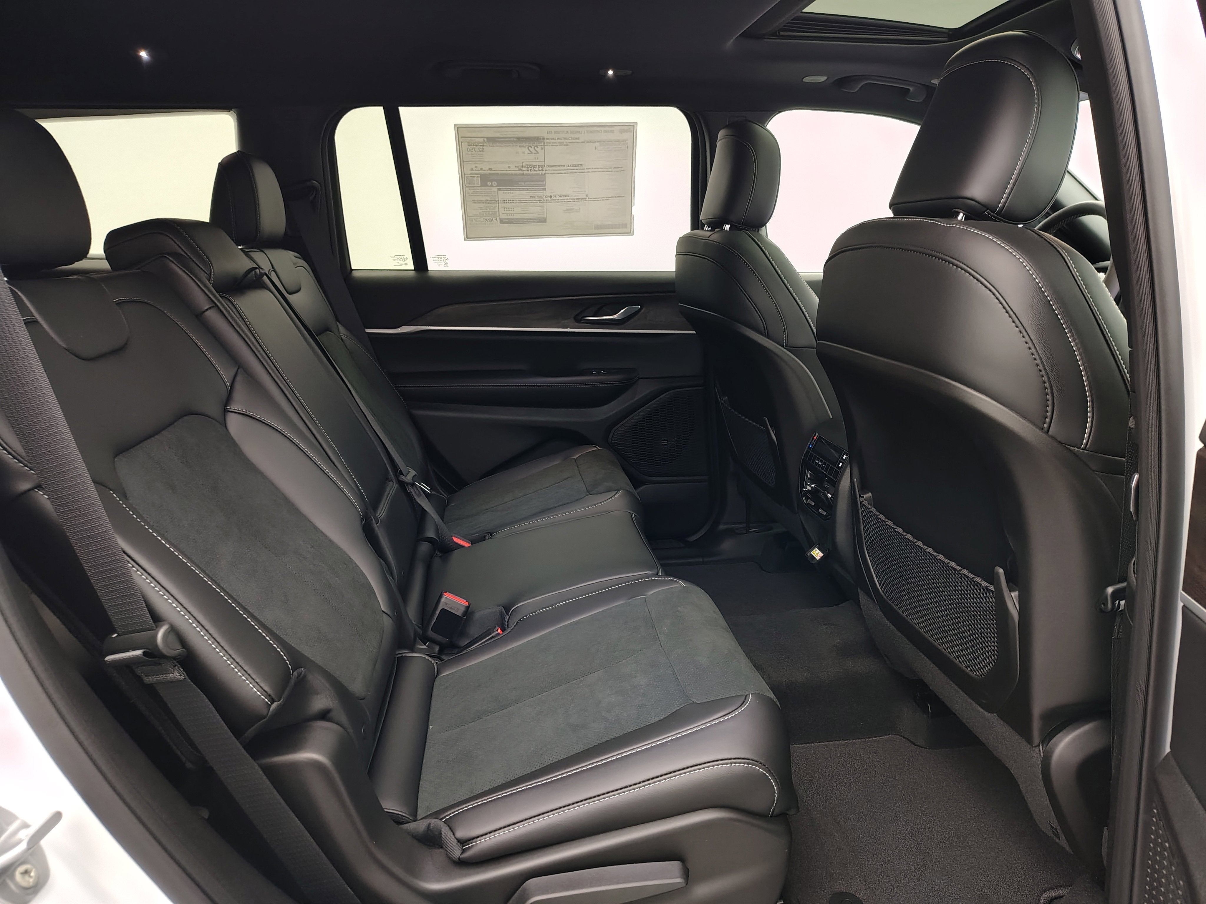 2026 Jeep Grand Cherokee GRAND CHEROKEE L LAREDO ALTITUDE 4X4