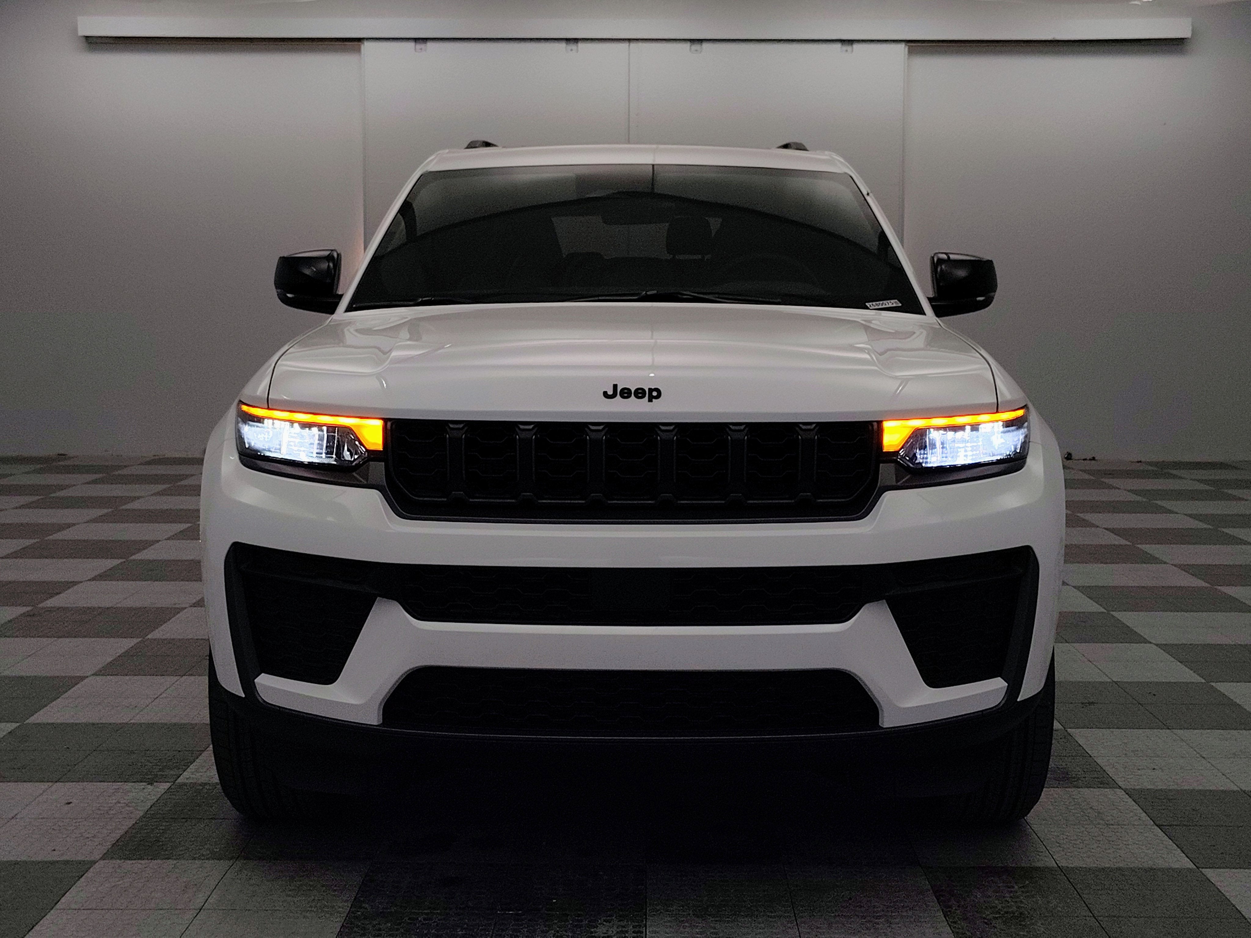 2026 Jeep Grand Cherokee GRAND CHEROKEE L LAREDO ALTITUDE 4X4