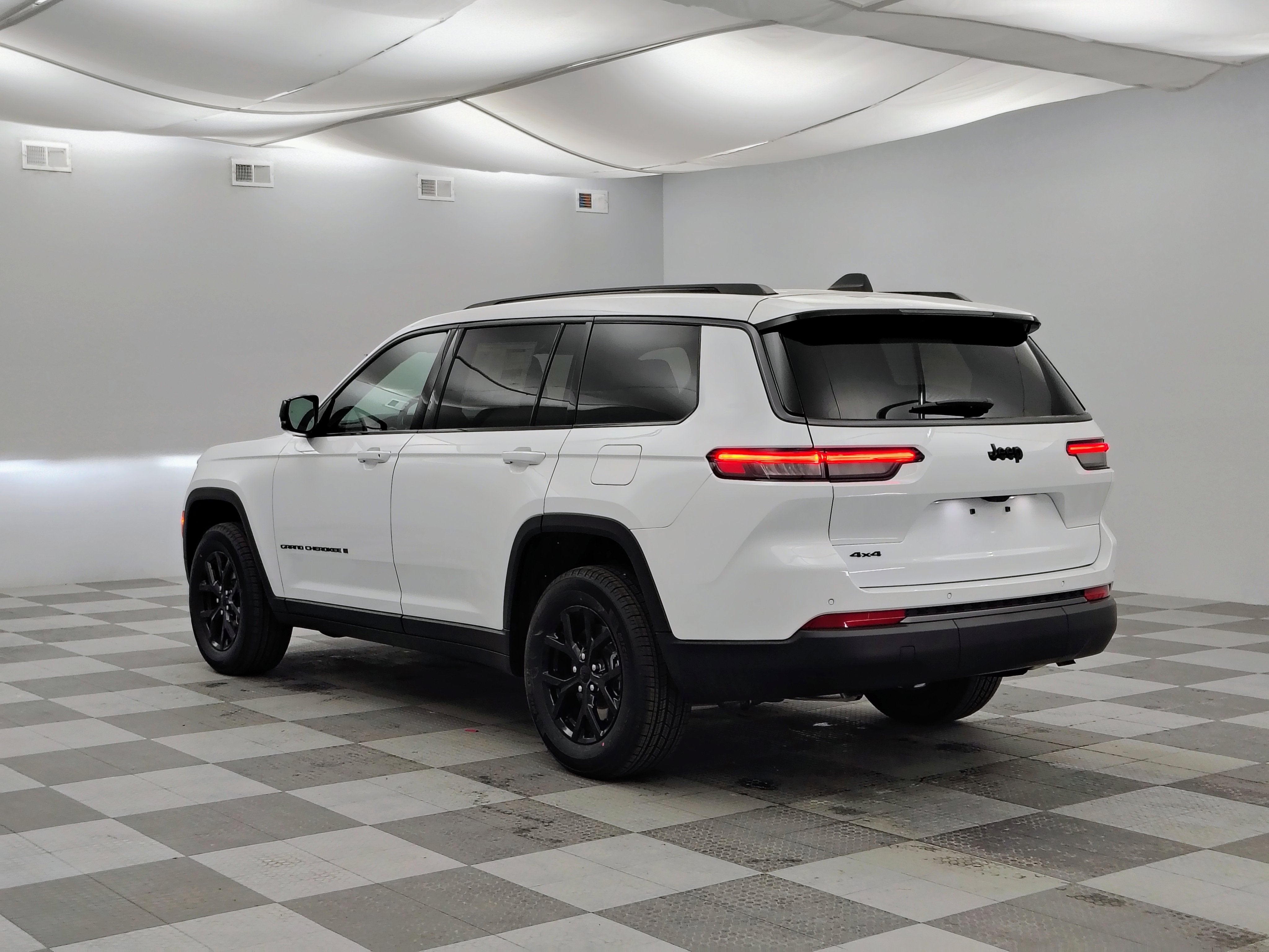 2026 Jeep Grand Cherokee GRAND CHEROKEE L LAREDO ALTITUDE 4X4
