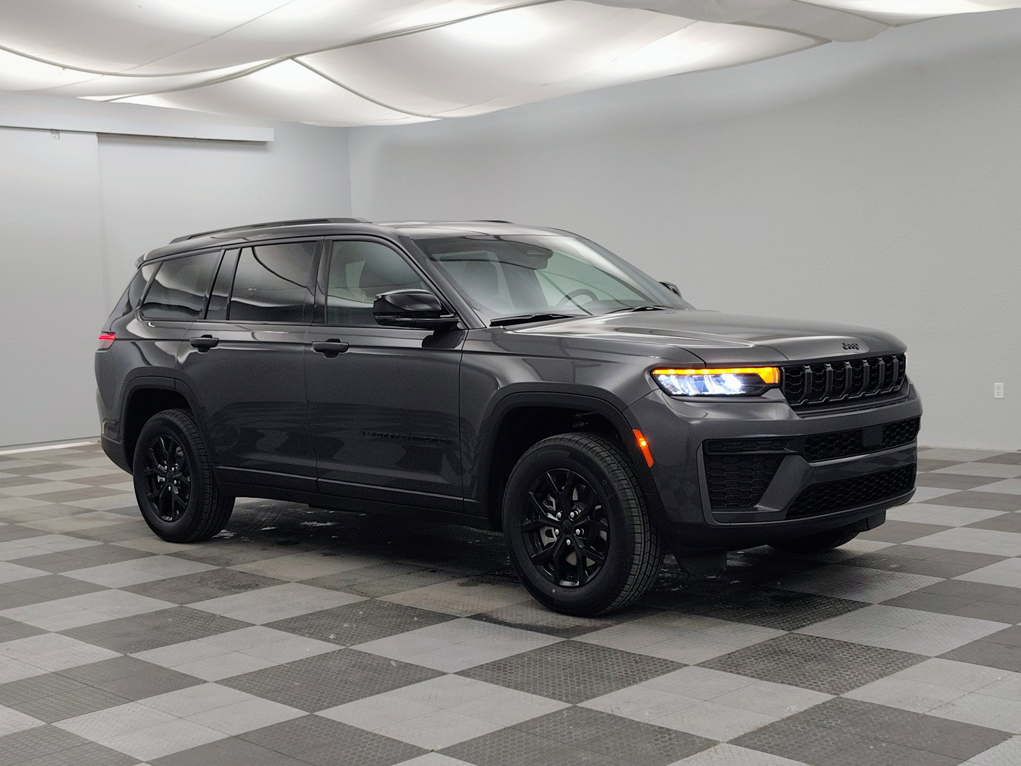 2026 Jeep Grand Cherokee GRAND CHEROKEE L LAREDO ALTITUDE 4X4