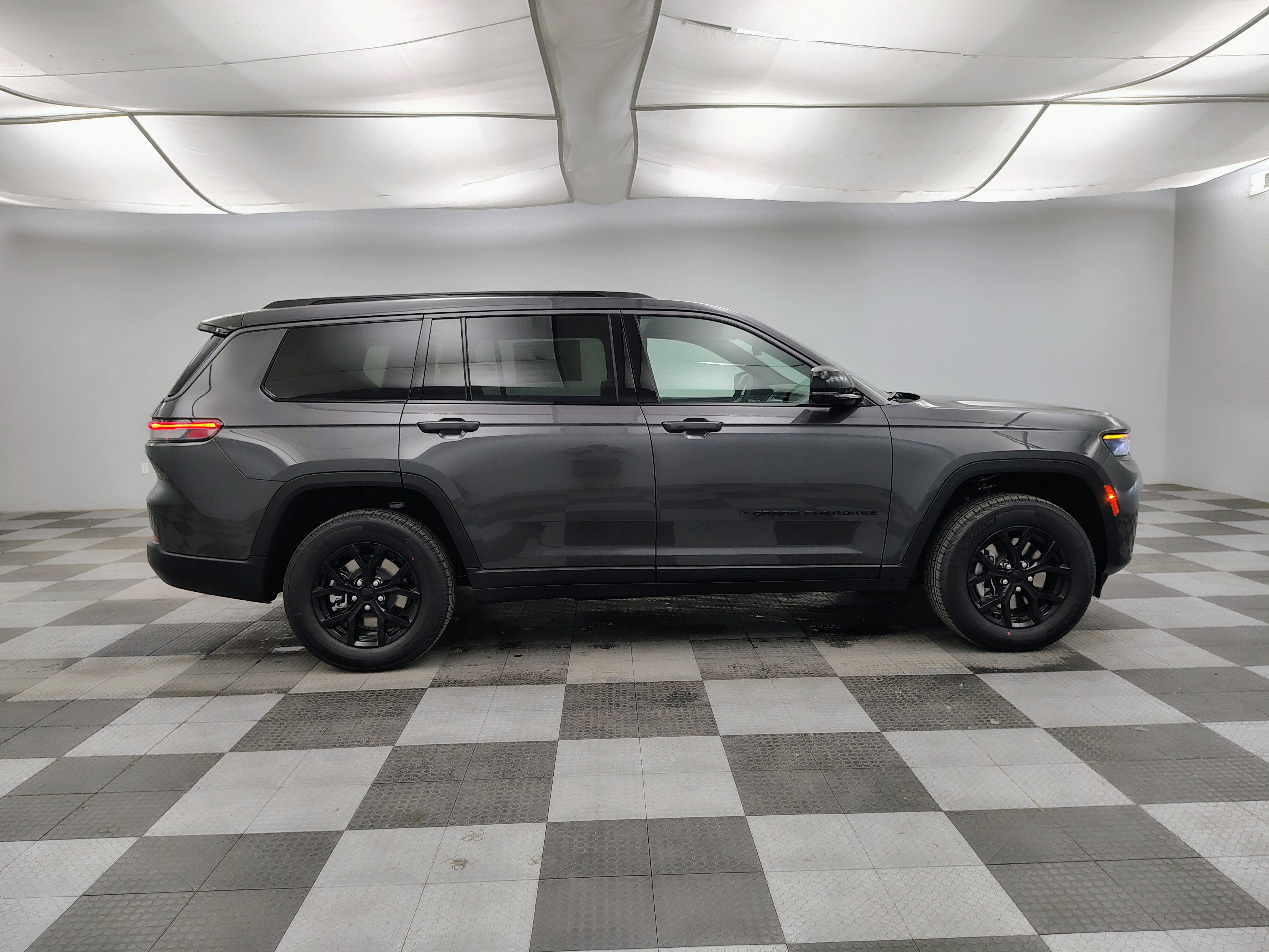 2026 Jeep Grand Cherokee GRAND CHEROKEE L LAREDO ALTITUDE 4X4