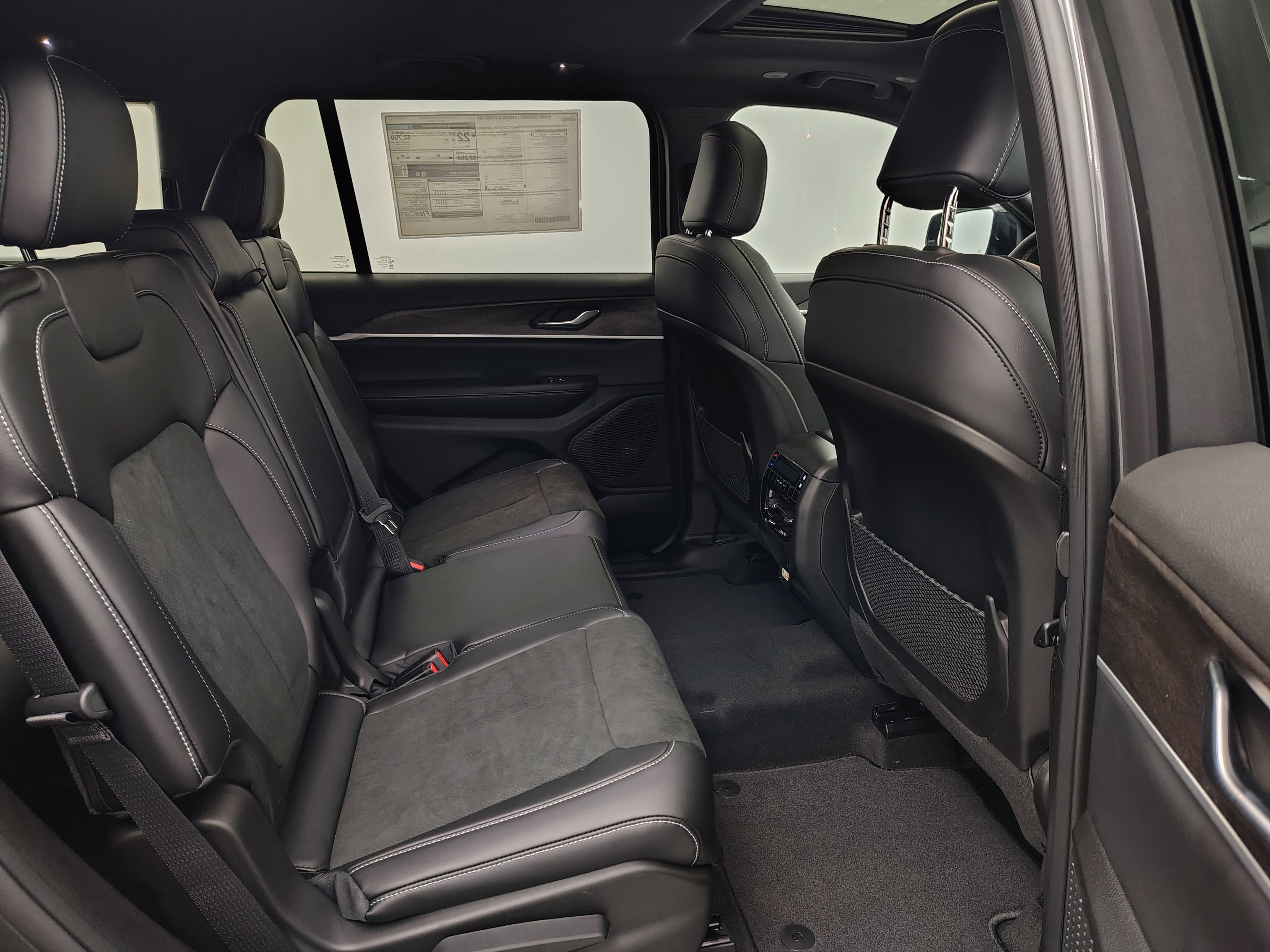 2026 Jeep Grand Cherokee GRAND CHEROKEE L LAREDO ALTITUDE 4X4