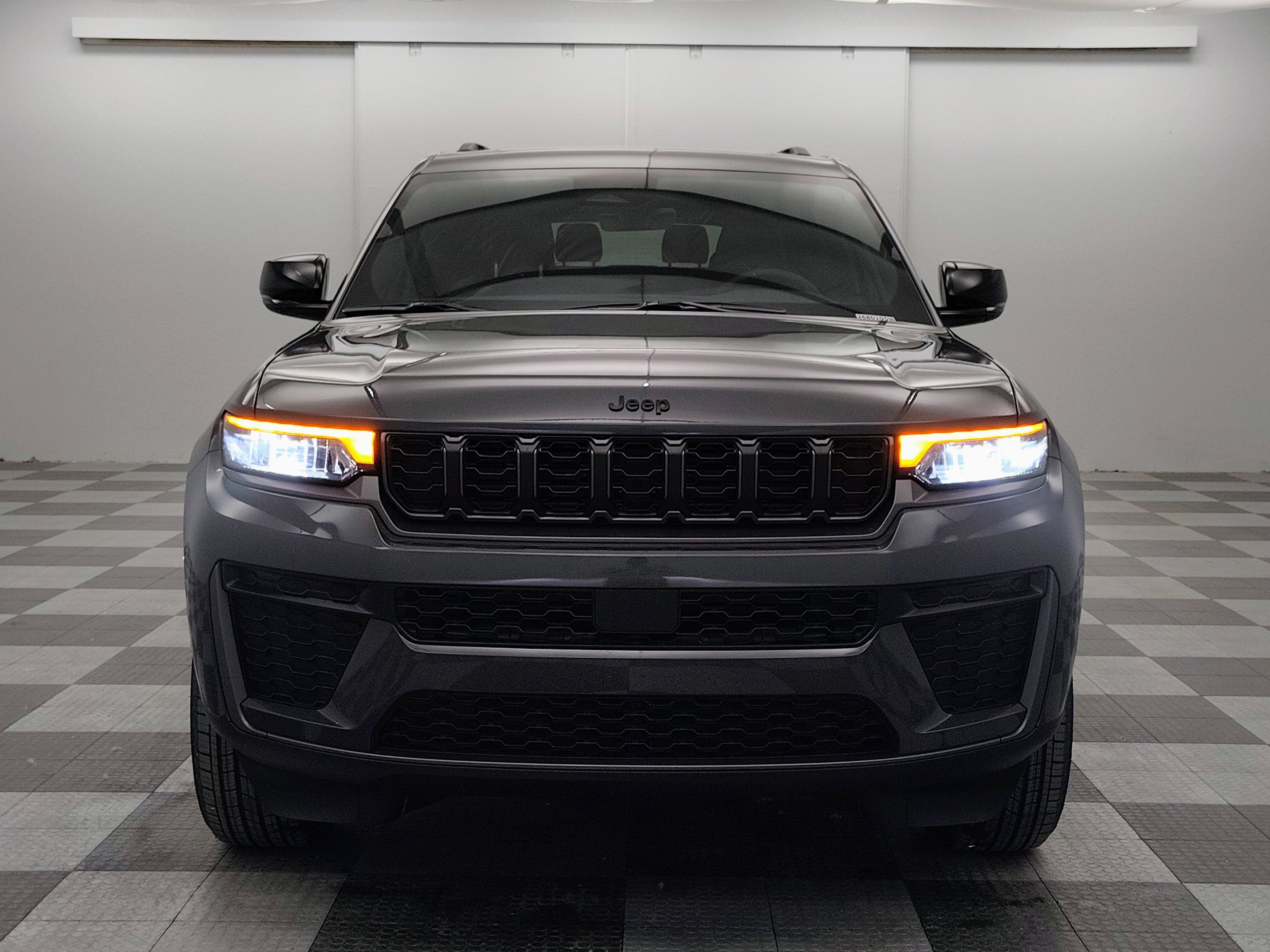 2026 Jeep Grand Cherokee GRAND CHEROKEE L LAREDO ALTITUDE 4X4