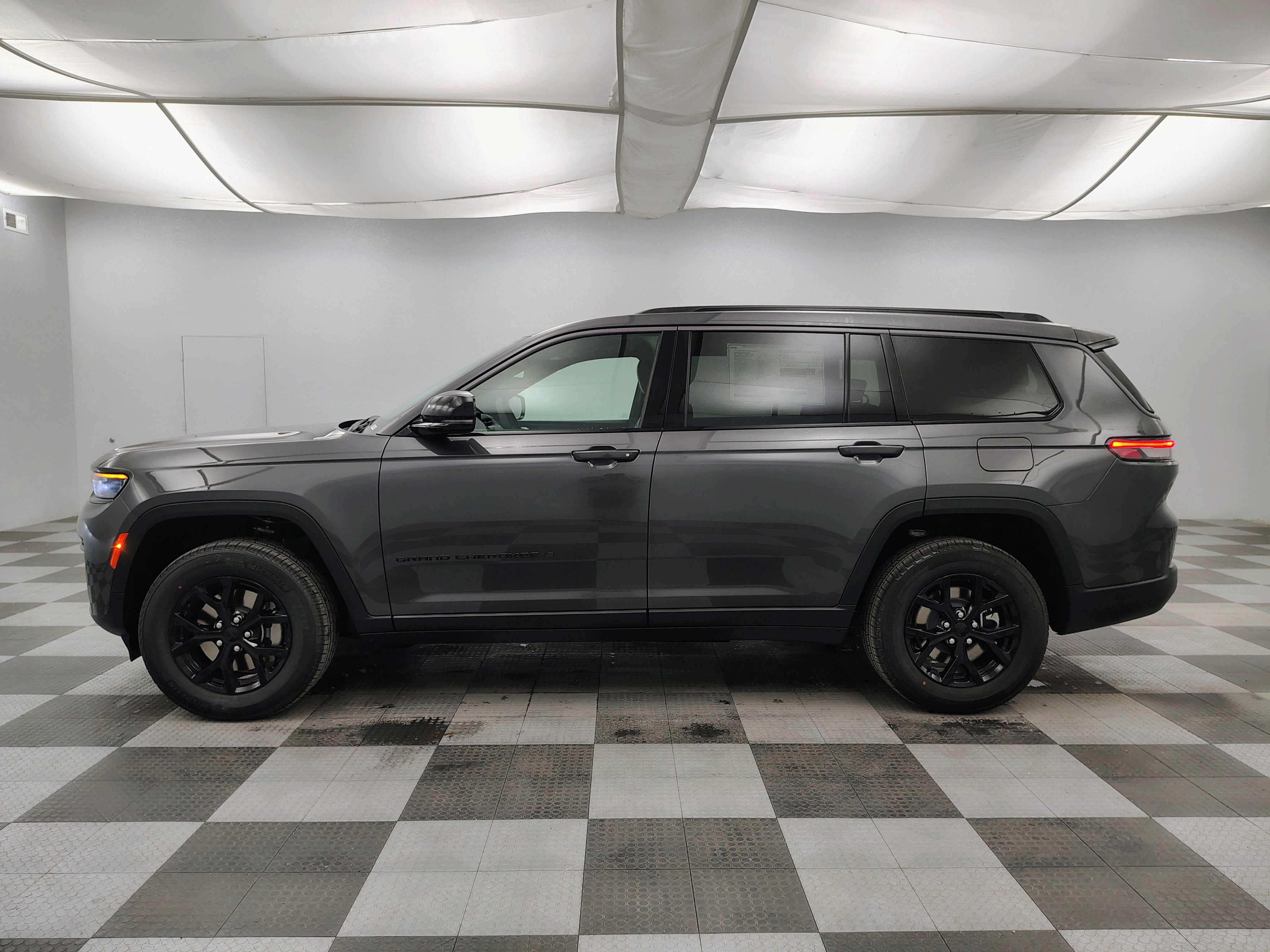2026 Jeep Grand Cherokee GRAND CHEROKEE L LAREDO ALTITUDE 4X4