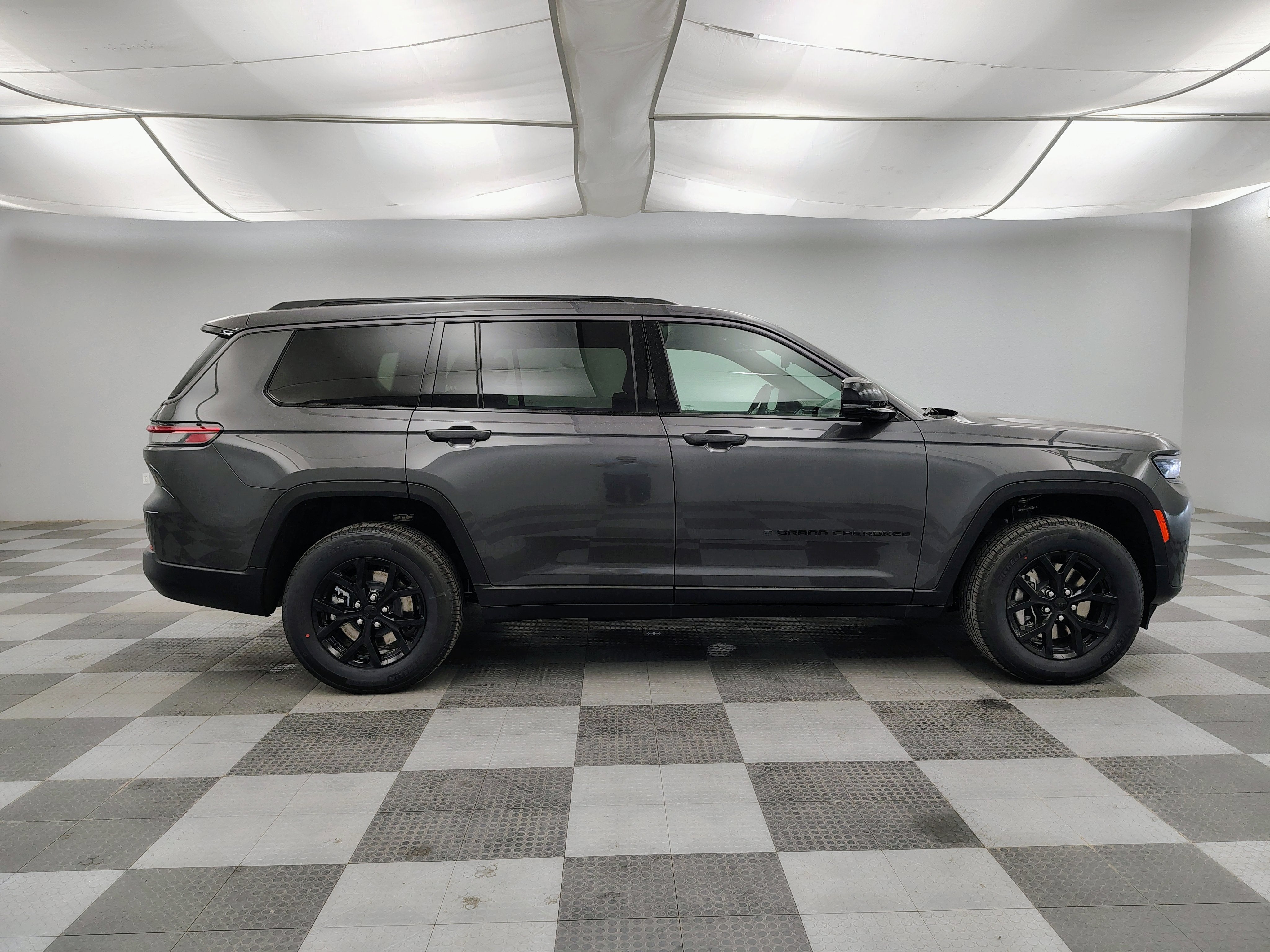 2026 Jeep Grand Cherokee GRAND CHEROKEE L LAREDO ALTITUDE 4X4