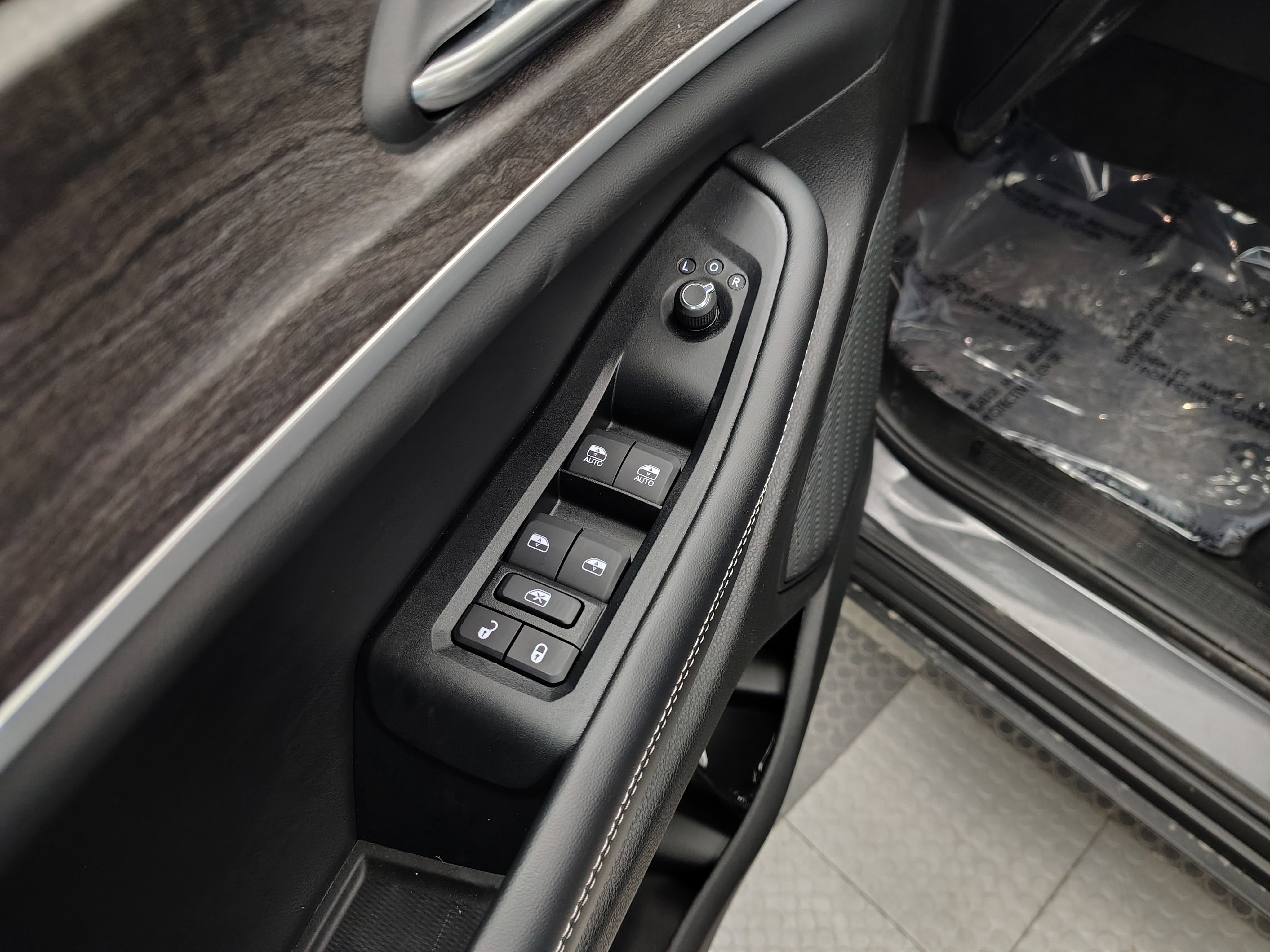 2026 Jeep Grand Cherokee GRAND CHEROKEE L LAREDO ALTITUDE 4X4