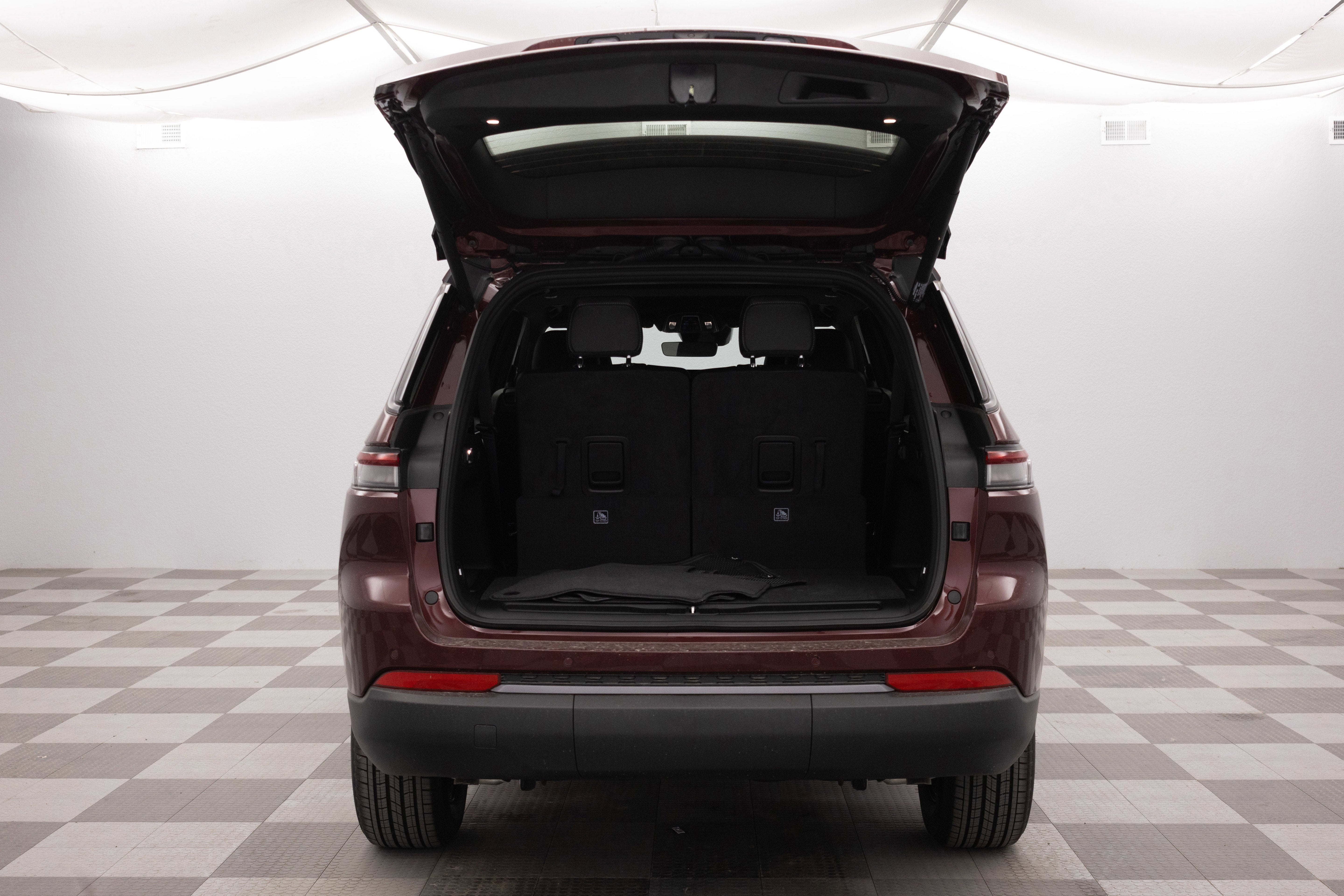 2026 Jeep Grand Cherokee GRAND CHEROKEE L LAREDO ALTITUDE 4X4
