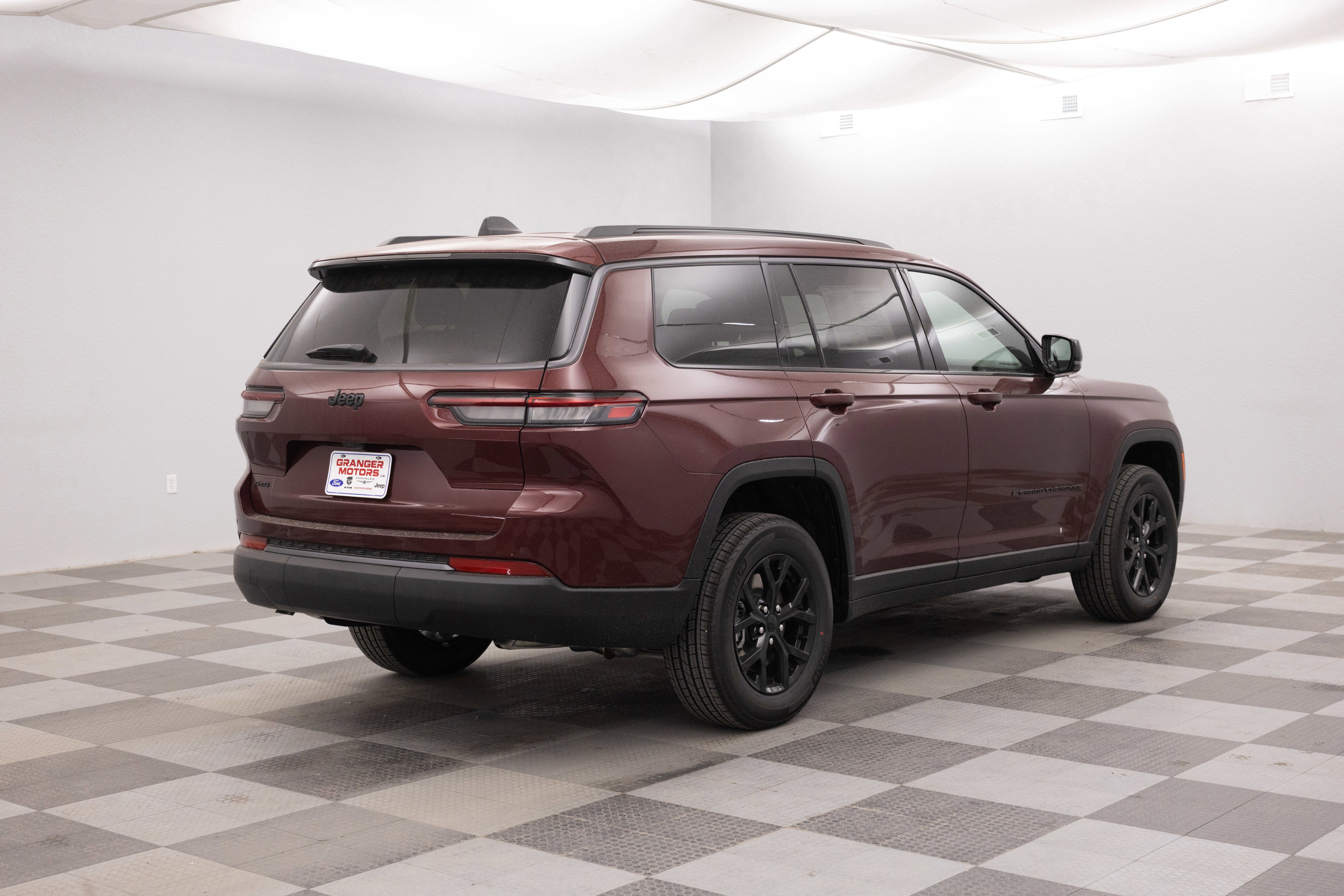 2026 Jeep Grand Cherokee GRAND CHEROKEE L LAREDO ALTITUDE 4X4