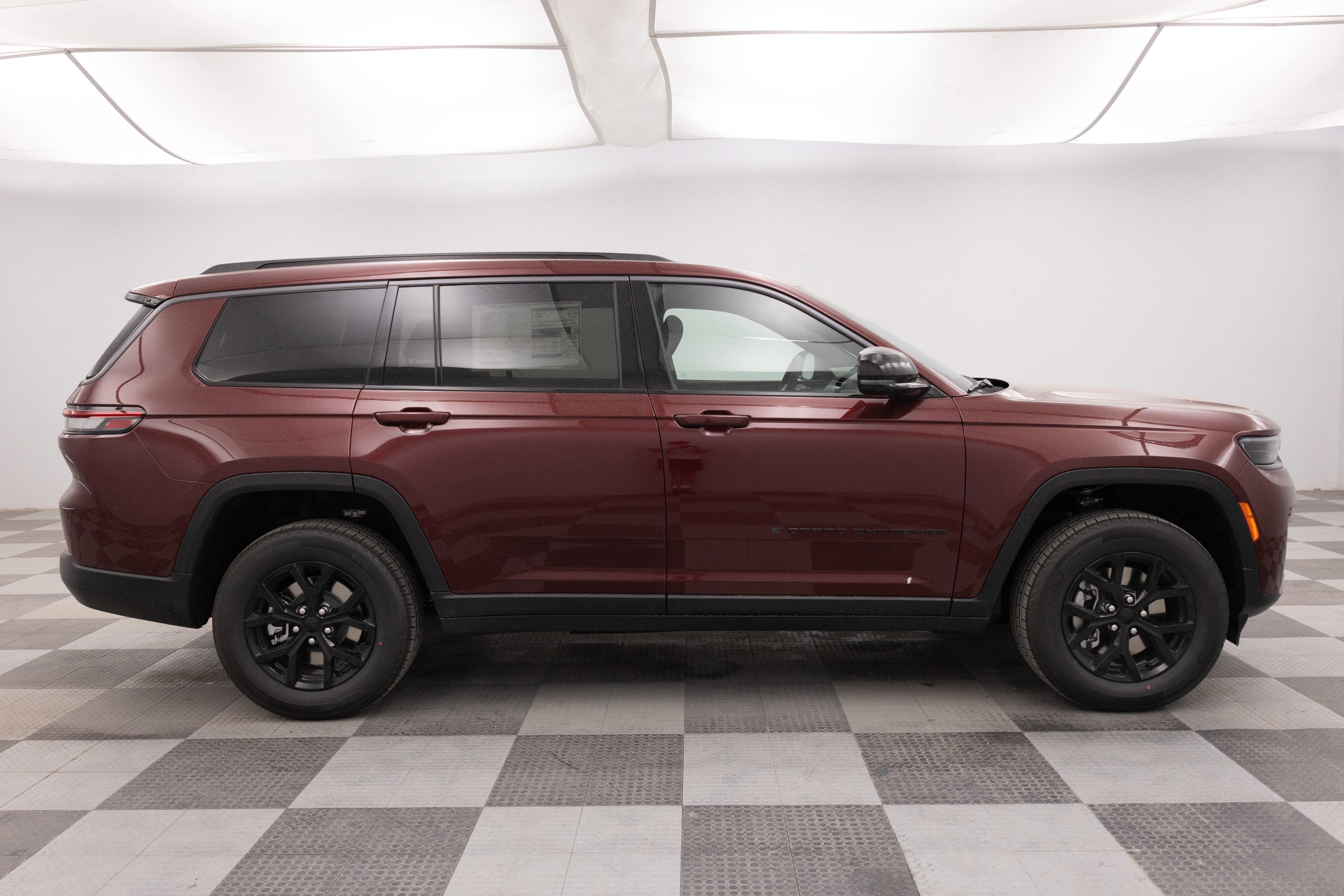 2026 Jeep Grand Cherokee GRAND CHEROKEE L LAREDO ALTITUDE 4X4