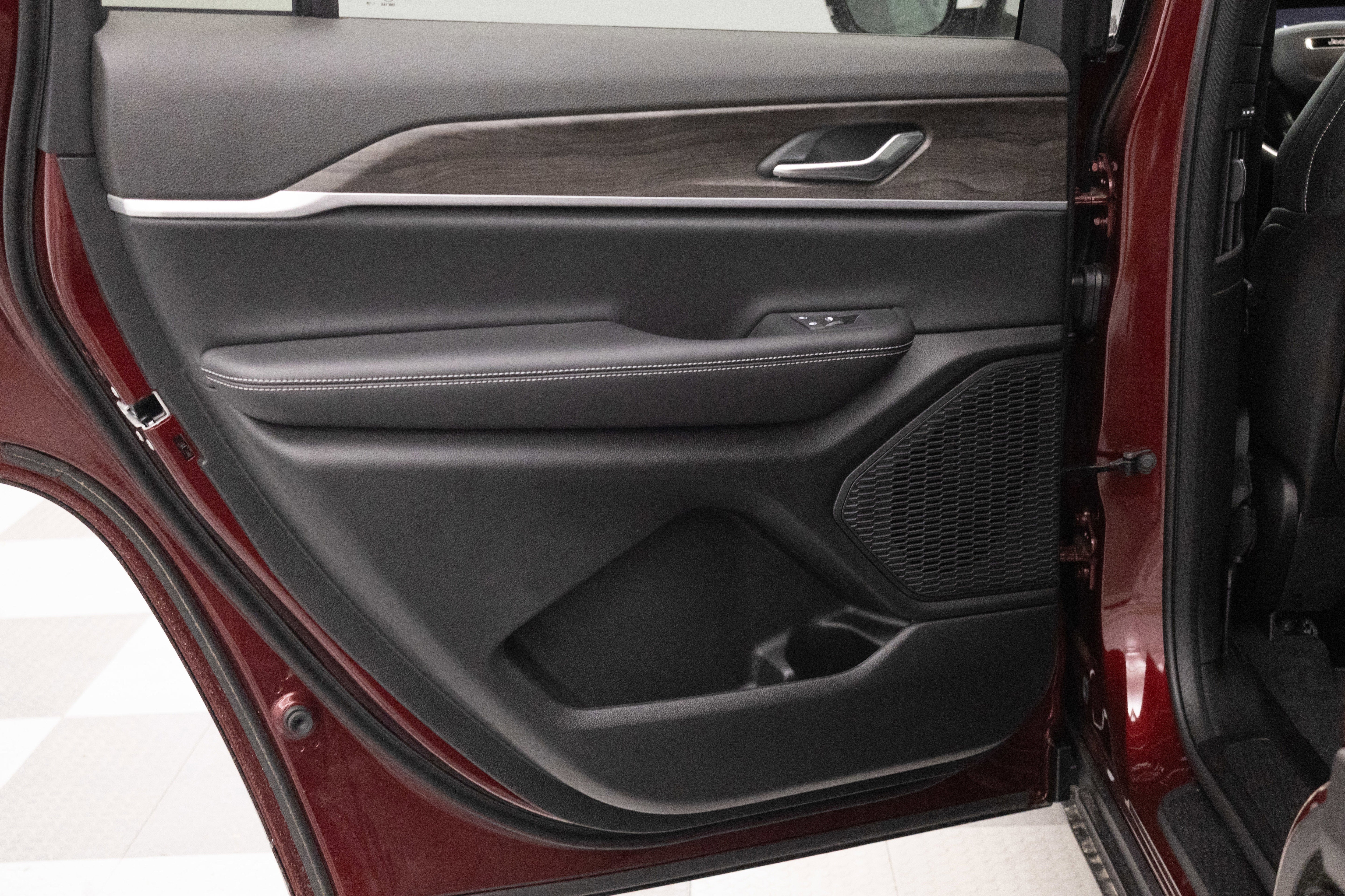 2026 Jeep Grand Cherokee GRAND CHEROKEE L LAREDO ALTITUDE 4X4