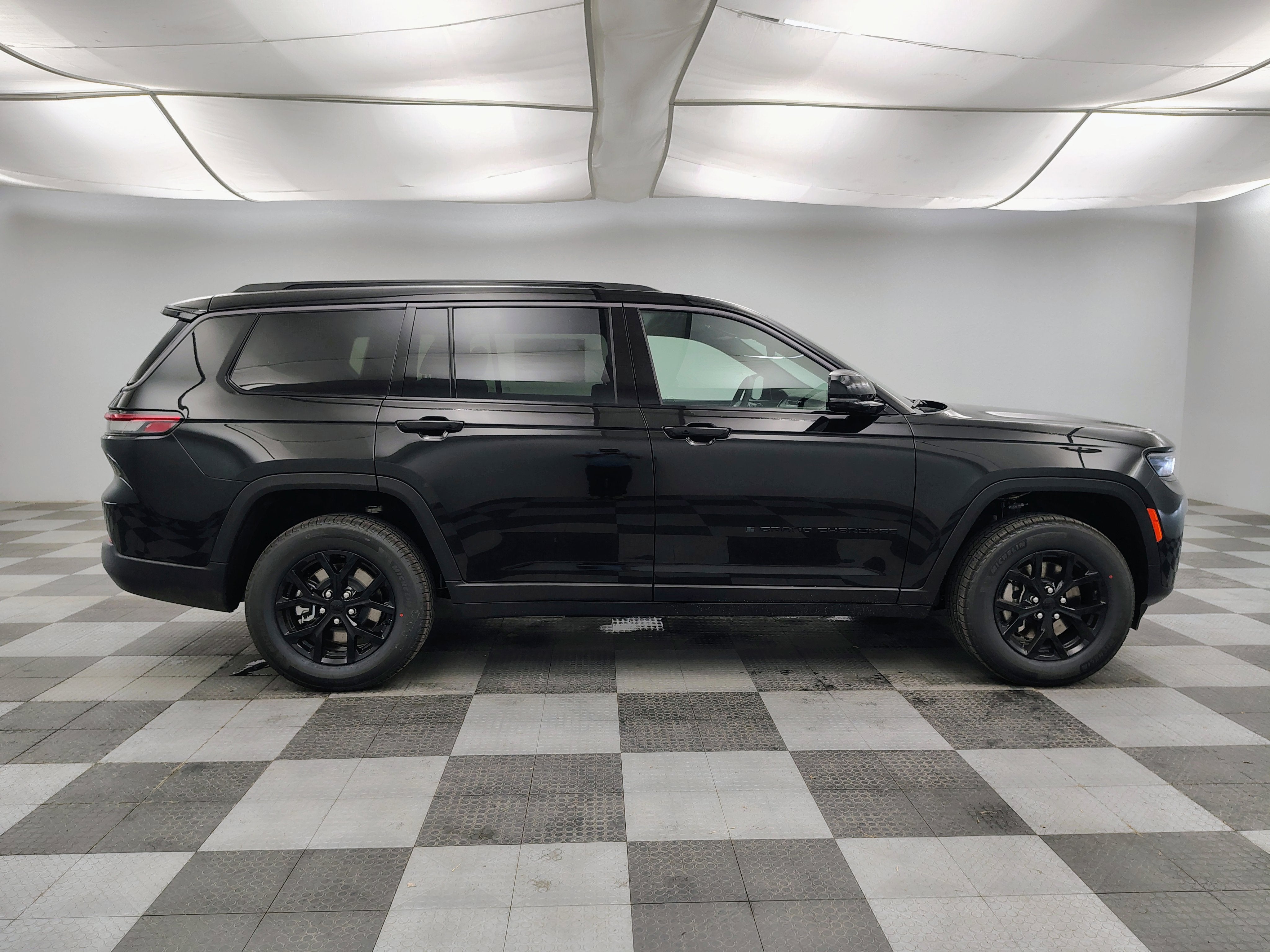 2026 Jeep Grand Cherokee GRAND CHEROKEE L LAREDO ALTITUDE 4X4