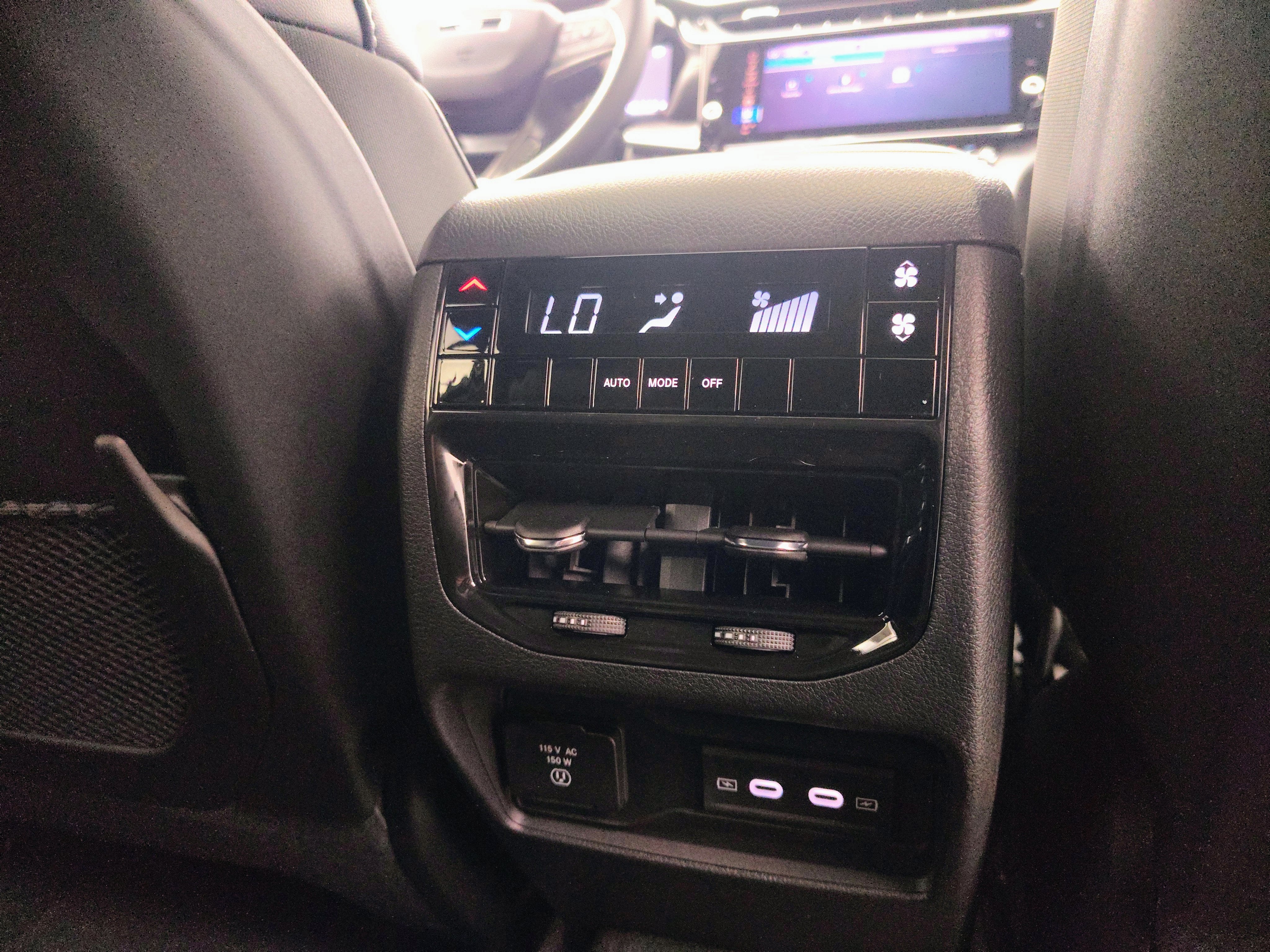2026 Jeep Grand Cherokee GRAND CHEROKEE L LAREDO ALTITUDE 4X4