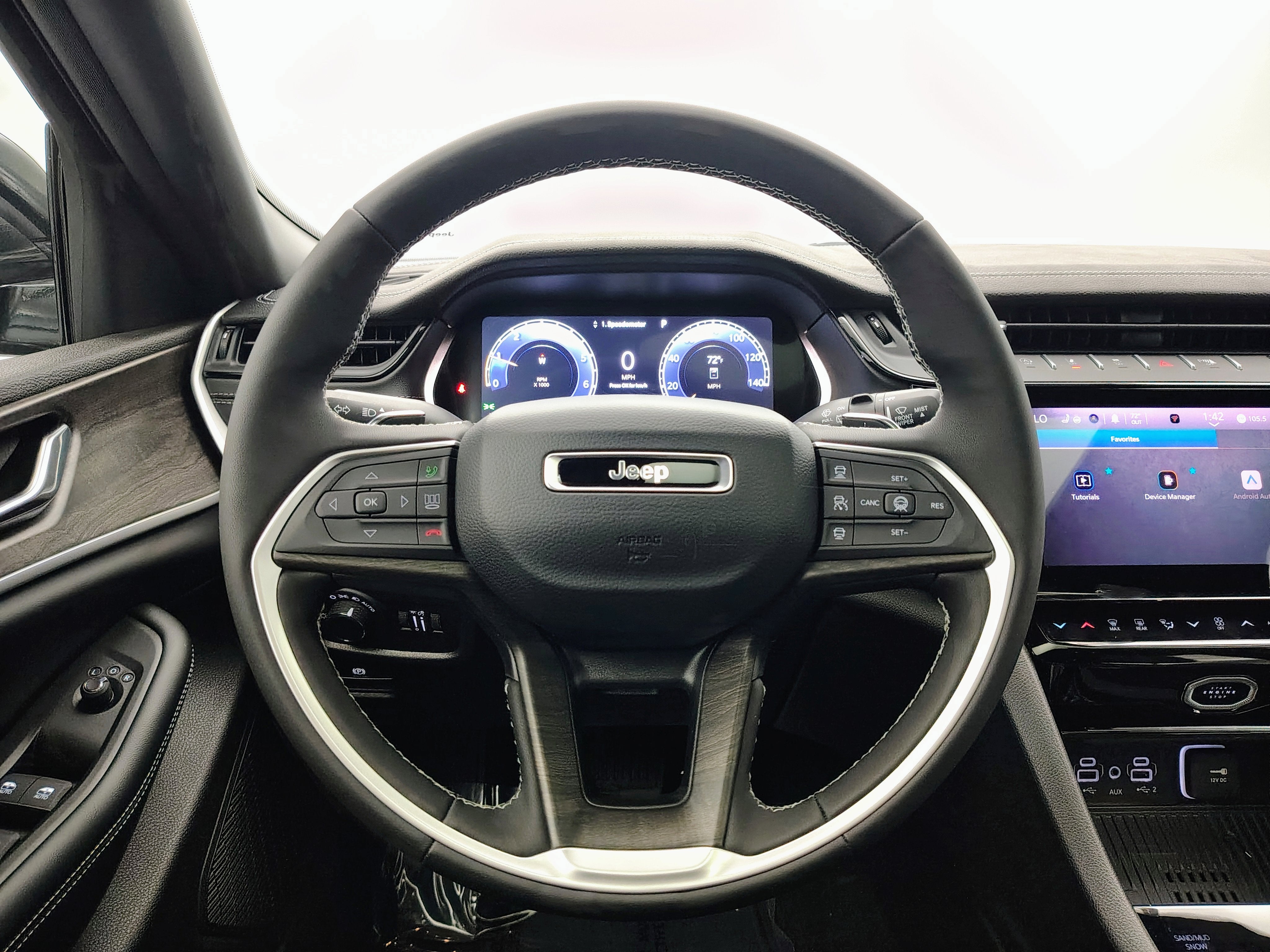 2026 Jeep Grand Cherokee GRAND CHEROKEE L LAREDO ALTITUDE 4X4