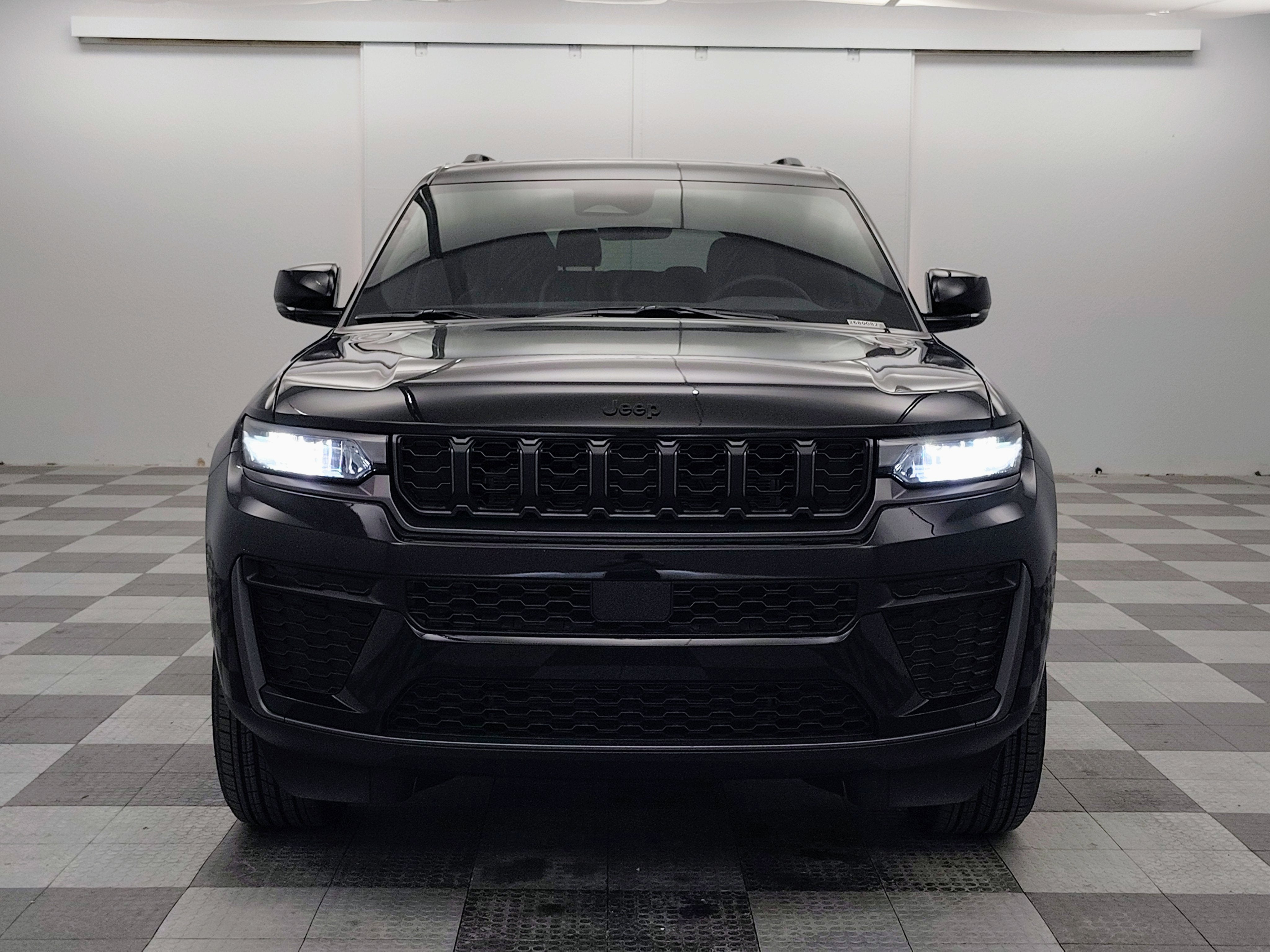 2026 Jeep Grand Cherokee GRAND CHEROKEE L LAREDO ALTITUDE 4X4