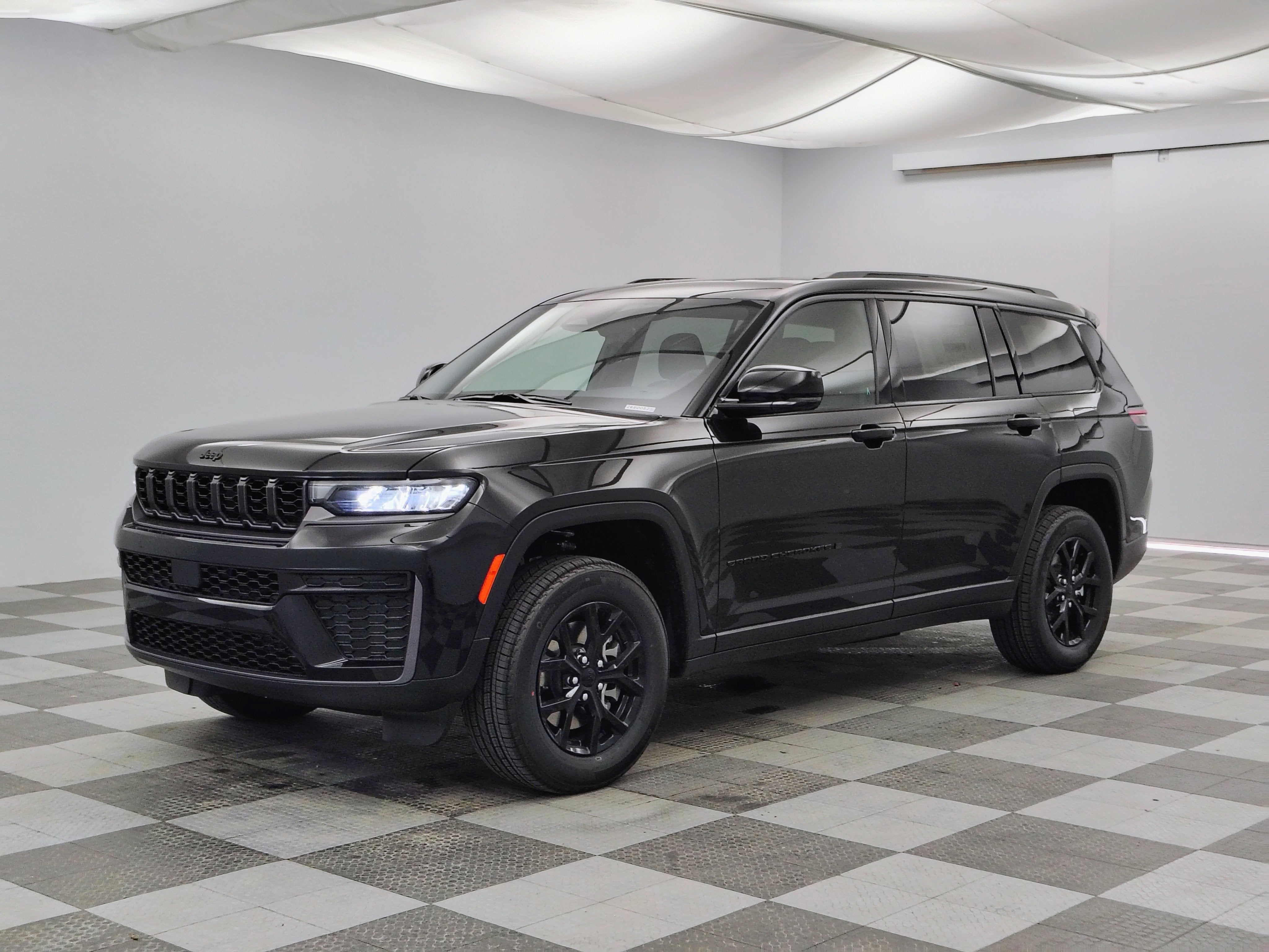 2026 Jeep Grand Cherokee GRAND CHEROKEE L LAREDO ALTITUDE 4X4