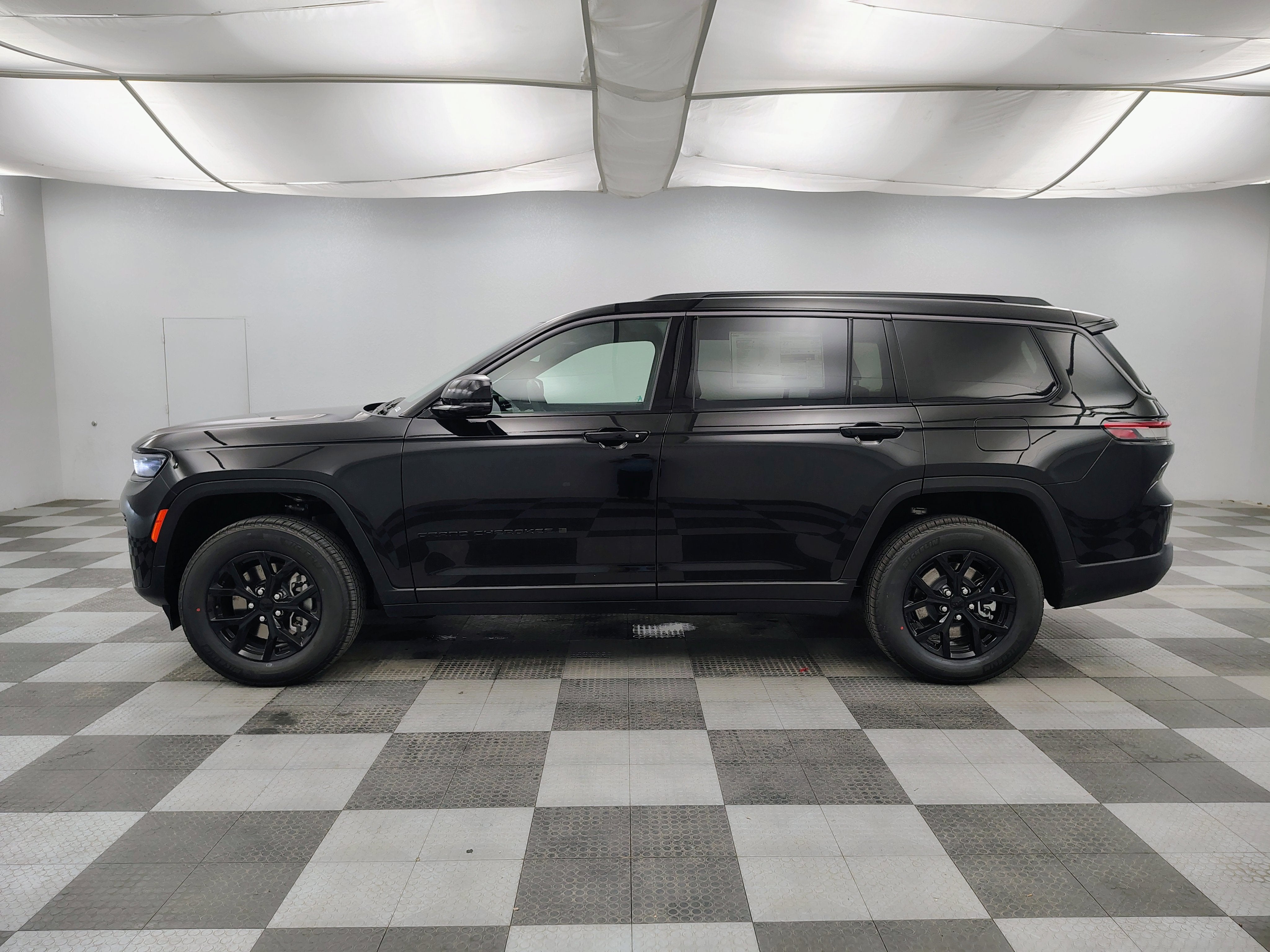 2026 Jeep Grand Cherokee GRAND CHEROKEE L LAREDO ALTITUDE 4X4