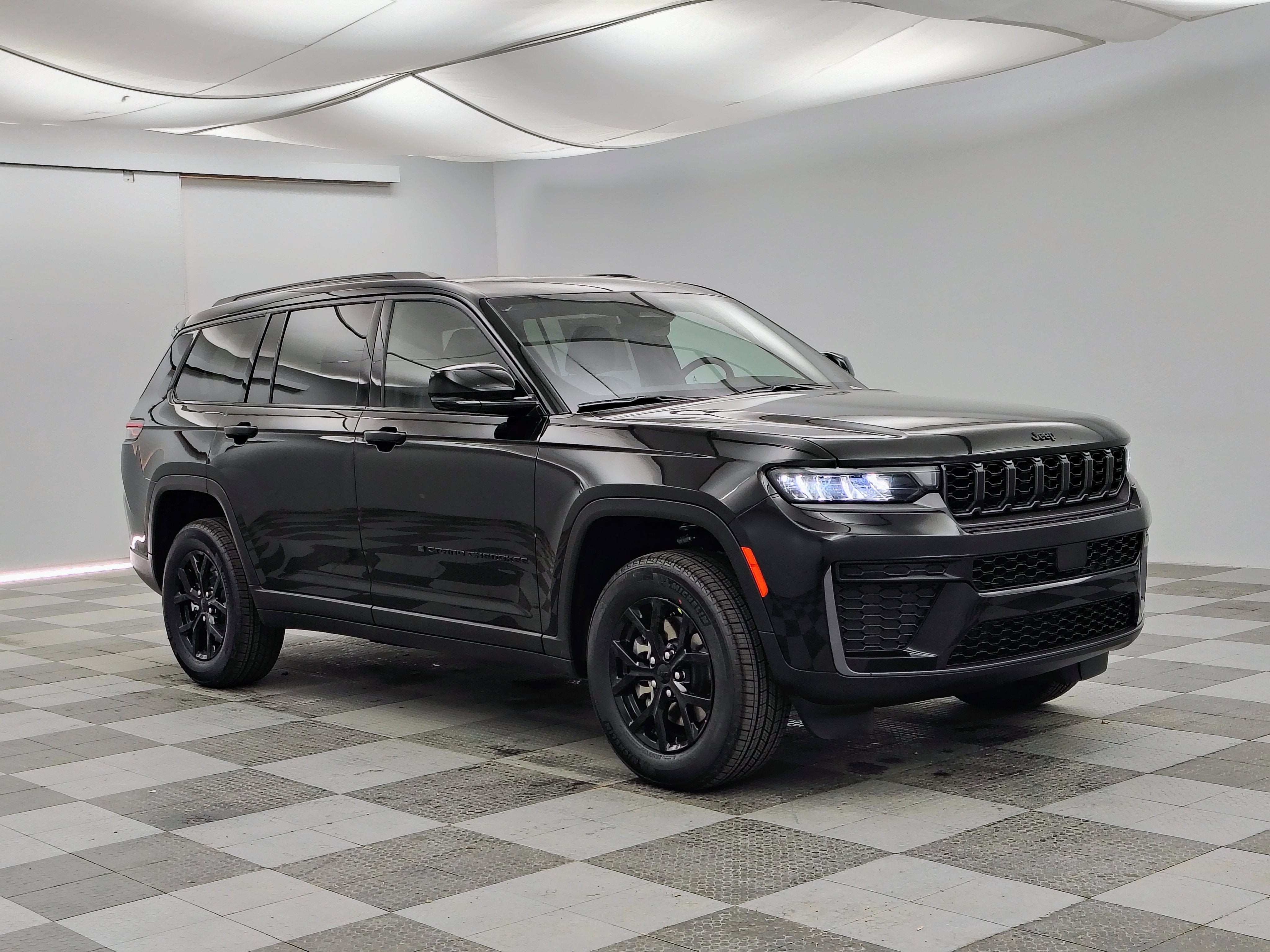 2026 Jeep Grand Cherokee GRAND CHEROKEE L LAREDO ALTITUDE 4X4