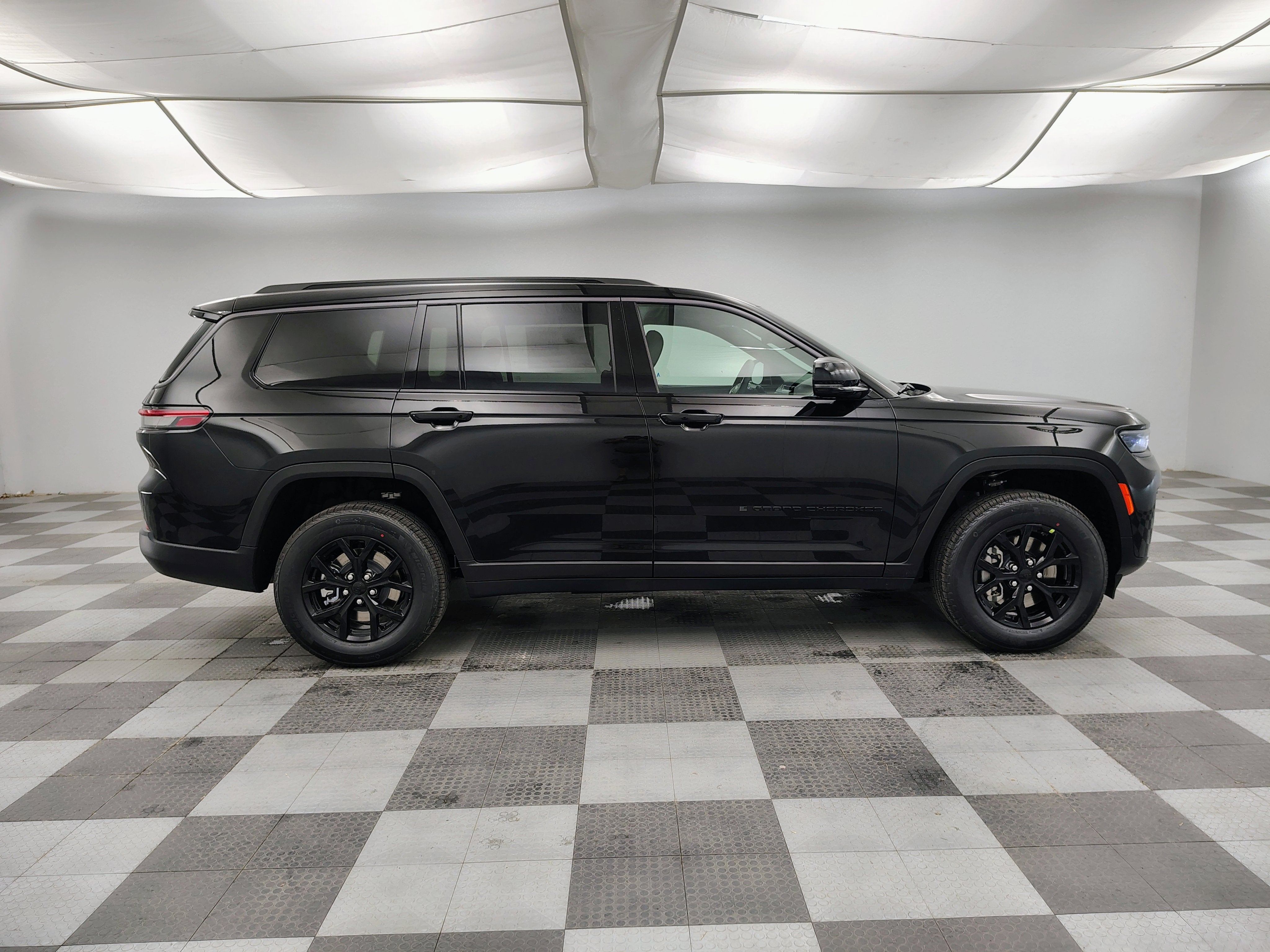 2026 Jeep Grand Cherokee GRAND CHEROKEE L LAREDO ALTITUDE 4X4