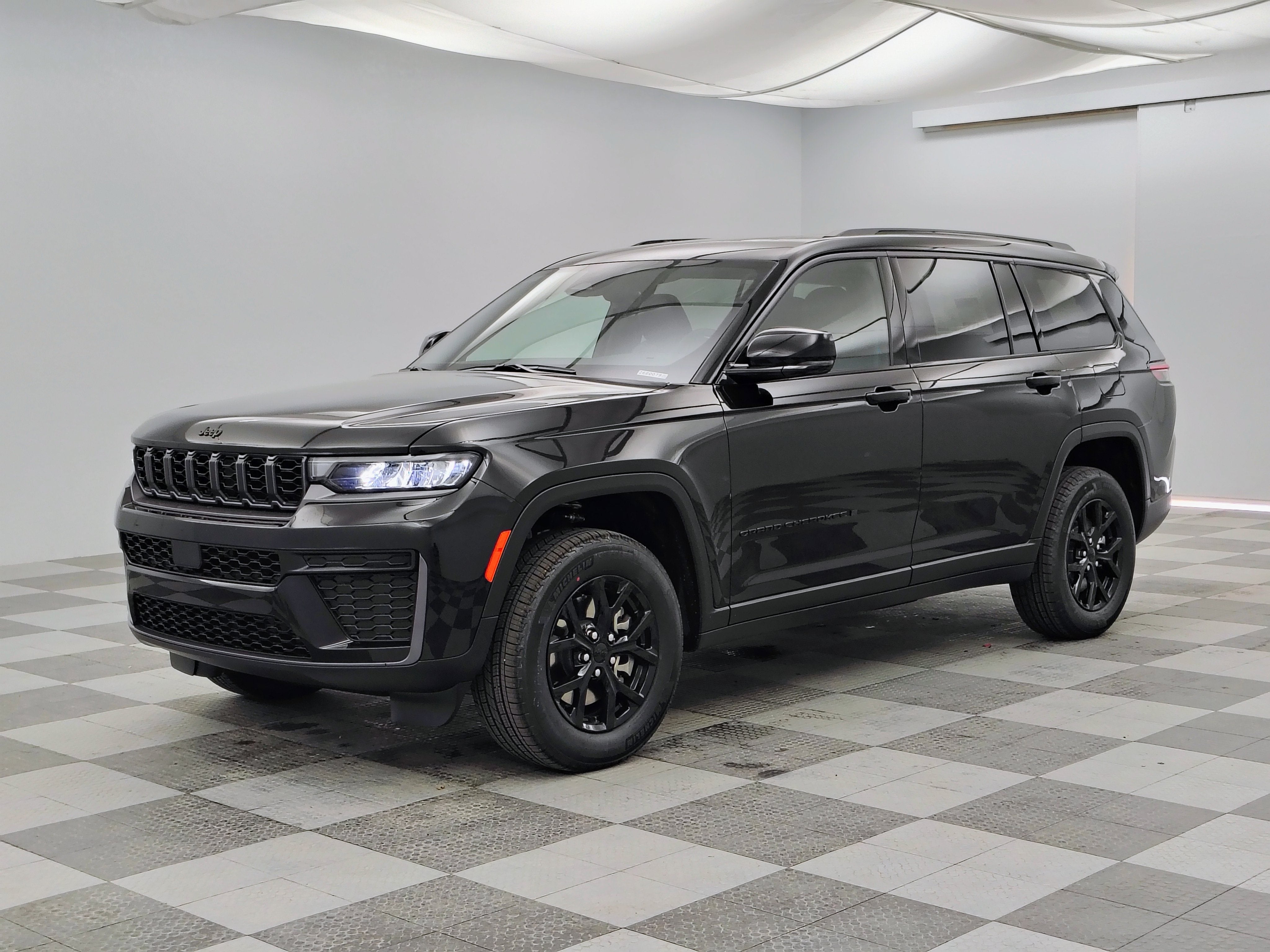 2026 Jeep Grand Cherokee GRAND CHEROKEE L LAREDO ALTITUDE 4X4