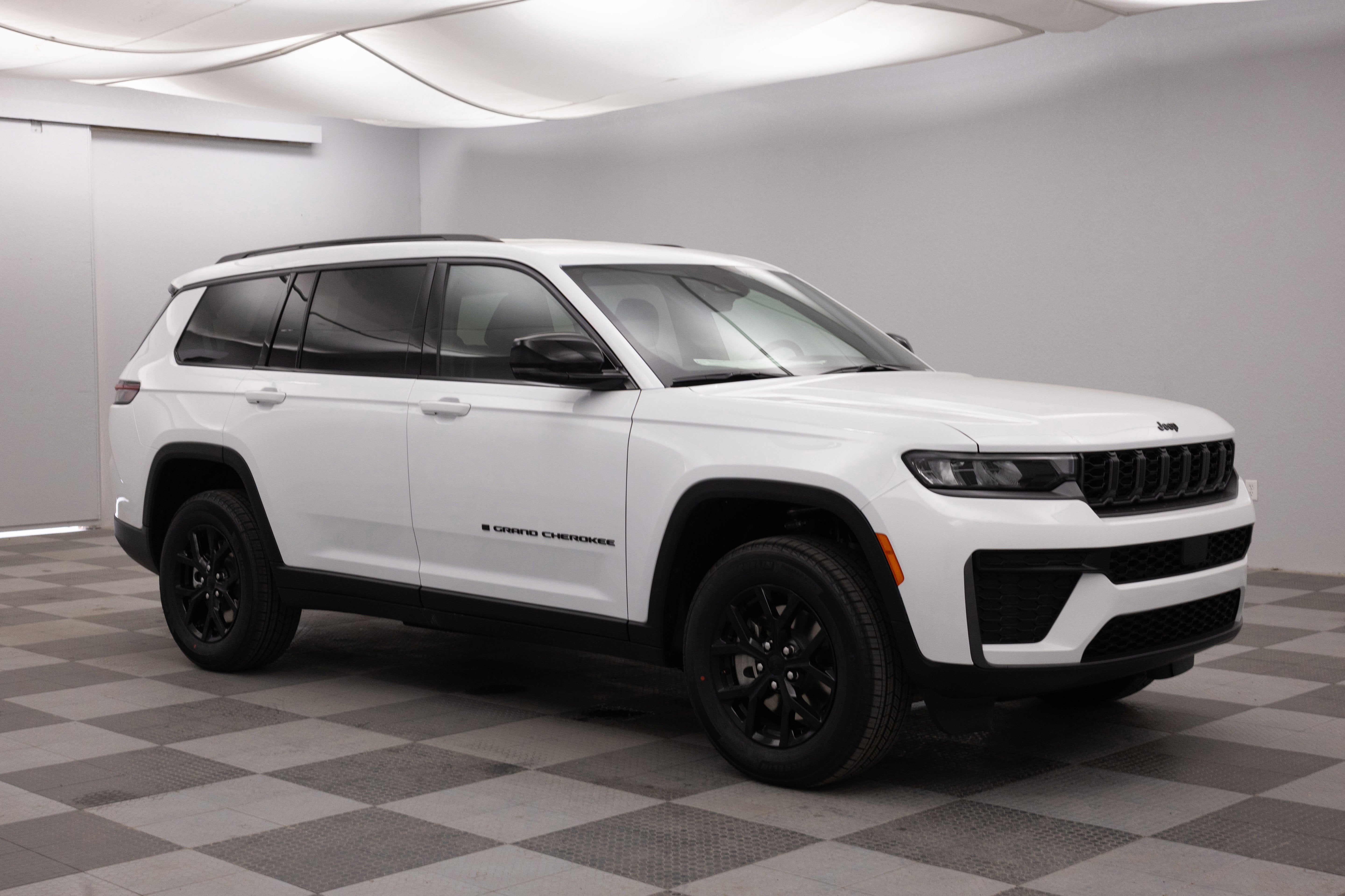 2026 Jeep Grand Cherokee GRAND CHEROKEE L LAREDO ALTITUDE 4X4
