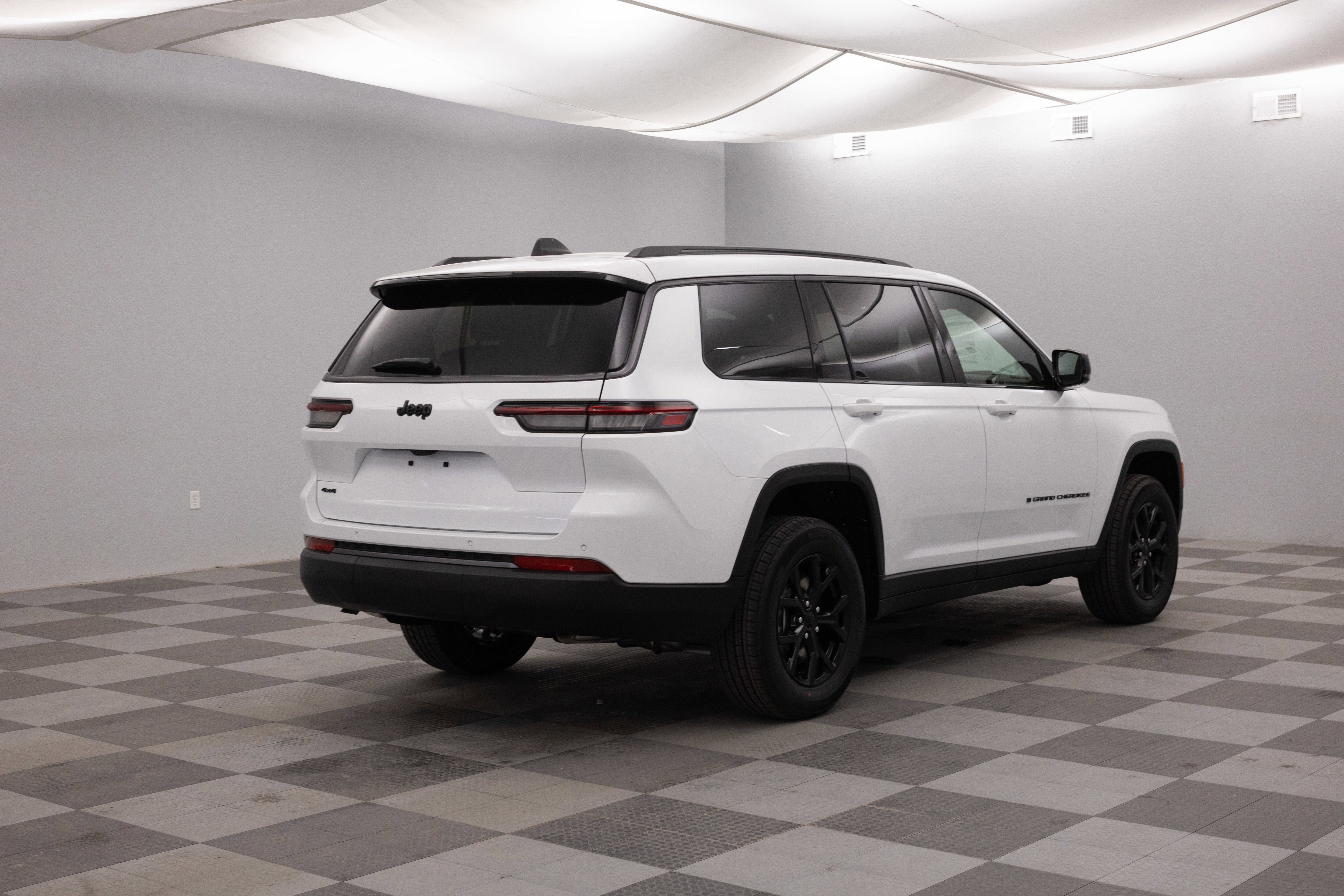 2026 Jeep Grand Cherokee GRAND CHEROKEE L LAREDO ALTITUDE 4X4