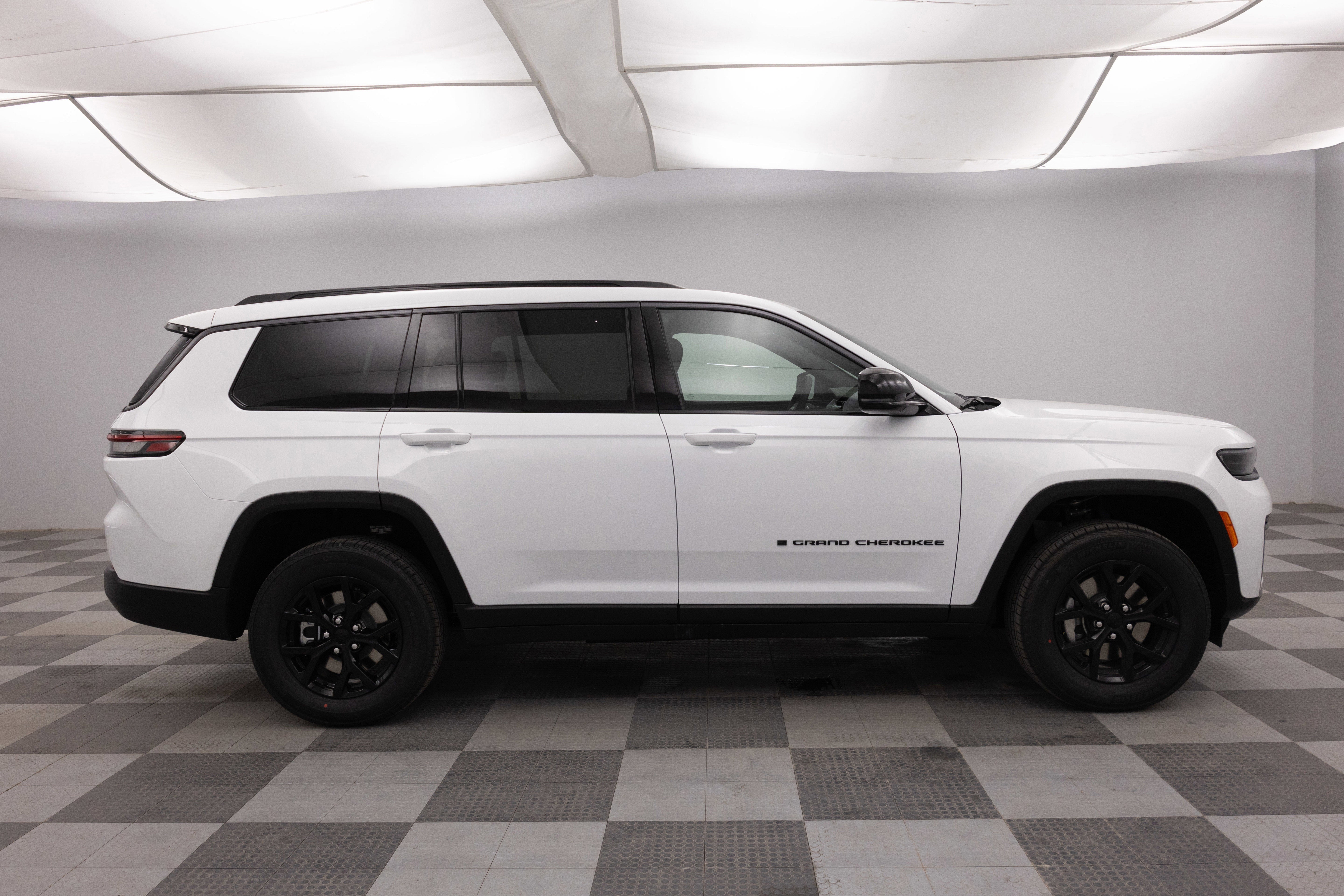 2026 Jeep Grand Cherokee GRAND CHEROKEE L LAREDO ALTITUDE 4X4