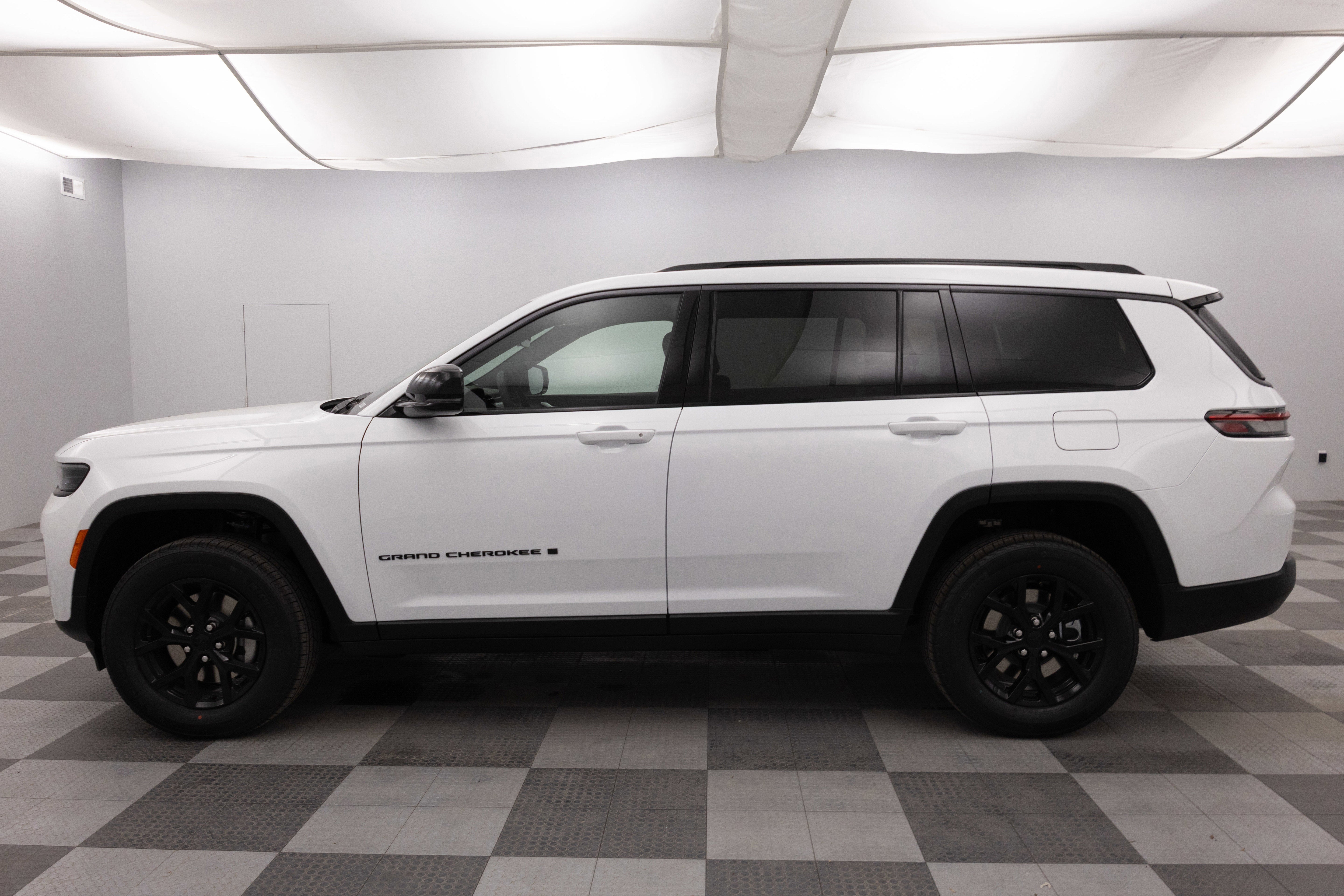 2026 Jeep Grand Cherokee GRAND CHEROKEE L LAREDO ALTITUDE 4X4