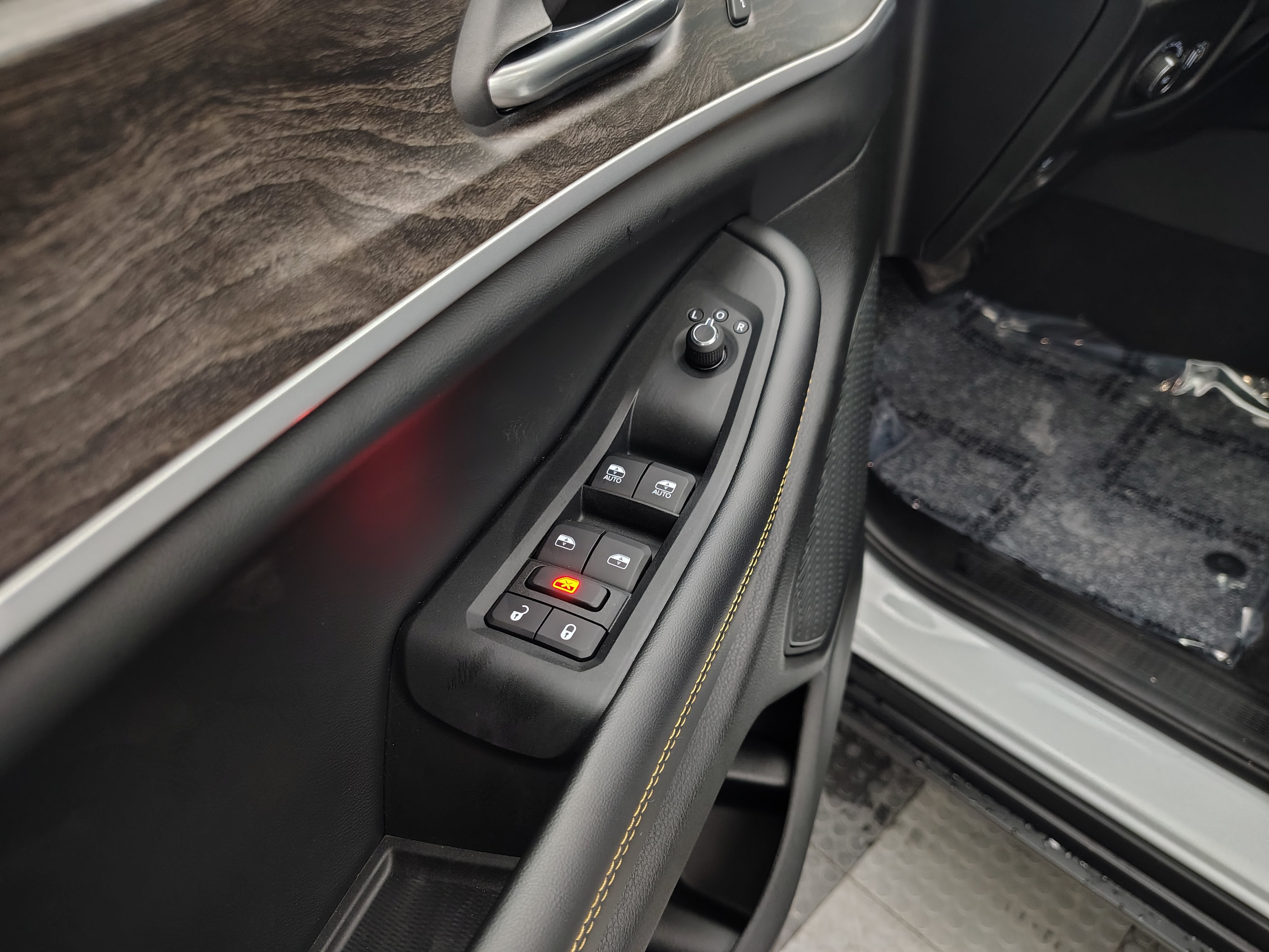 2026 Jeep Grand Cherokee L 85th Anniversary Edition