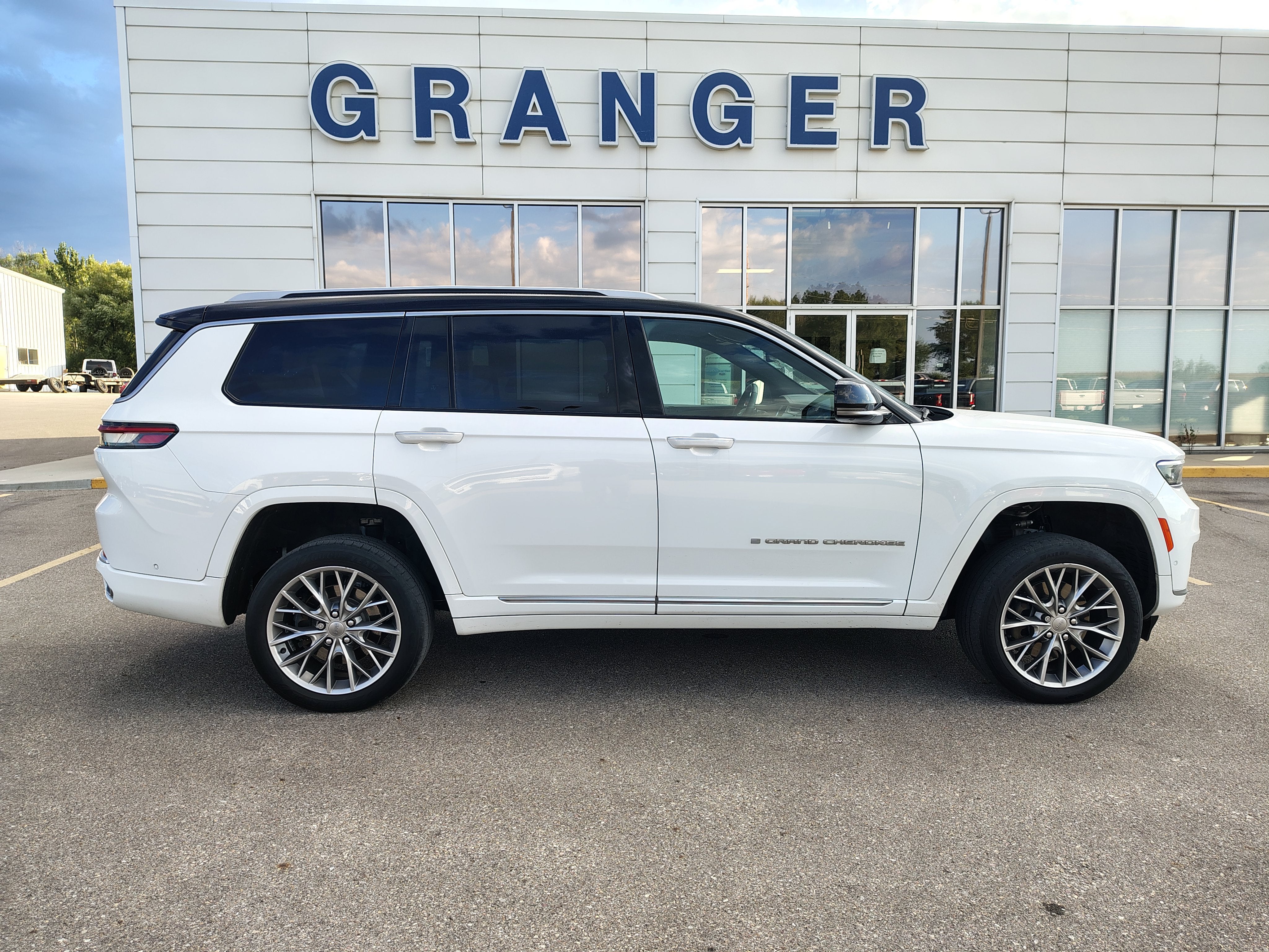 2023 Jeep Grand Cherokee L Summit