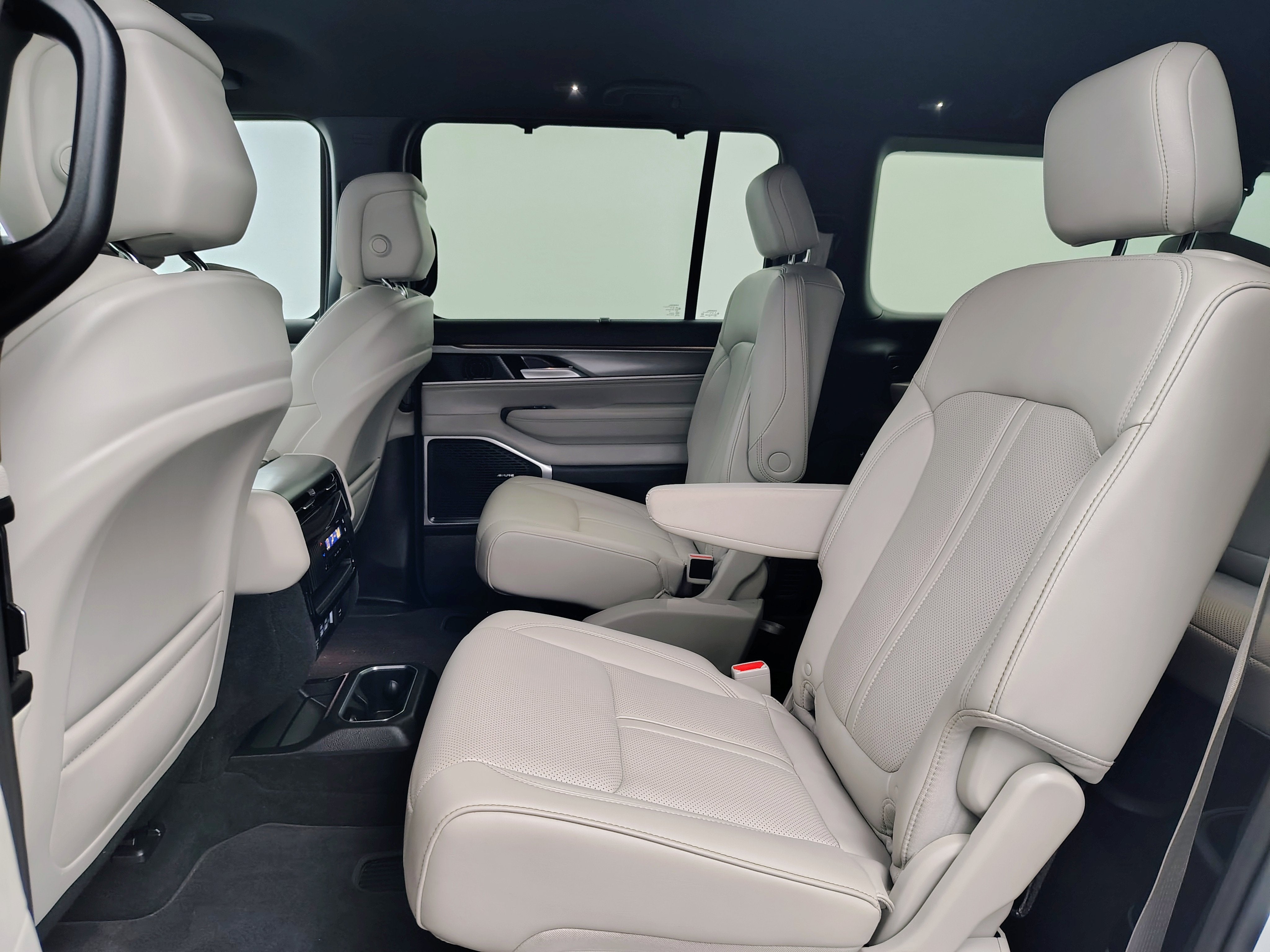 2025 Jeep Wagoneer L Series III 4x4