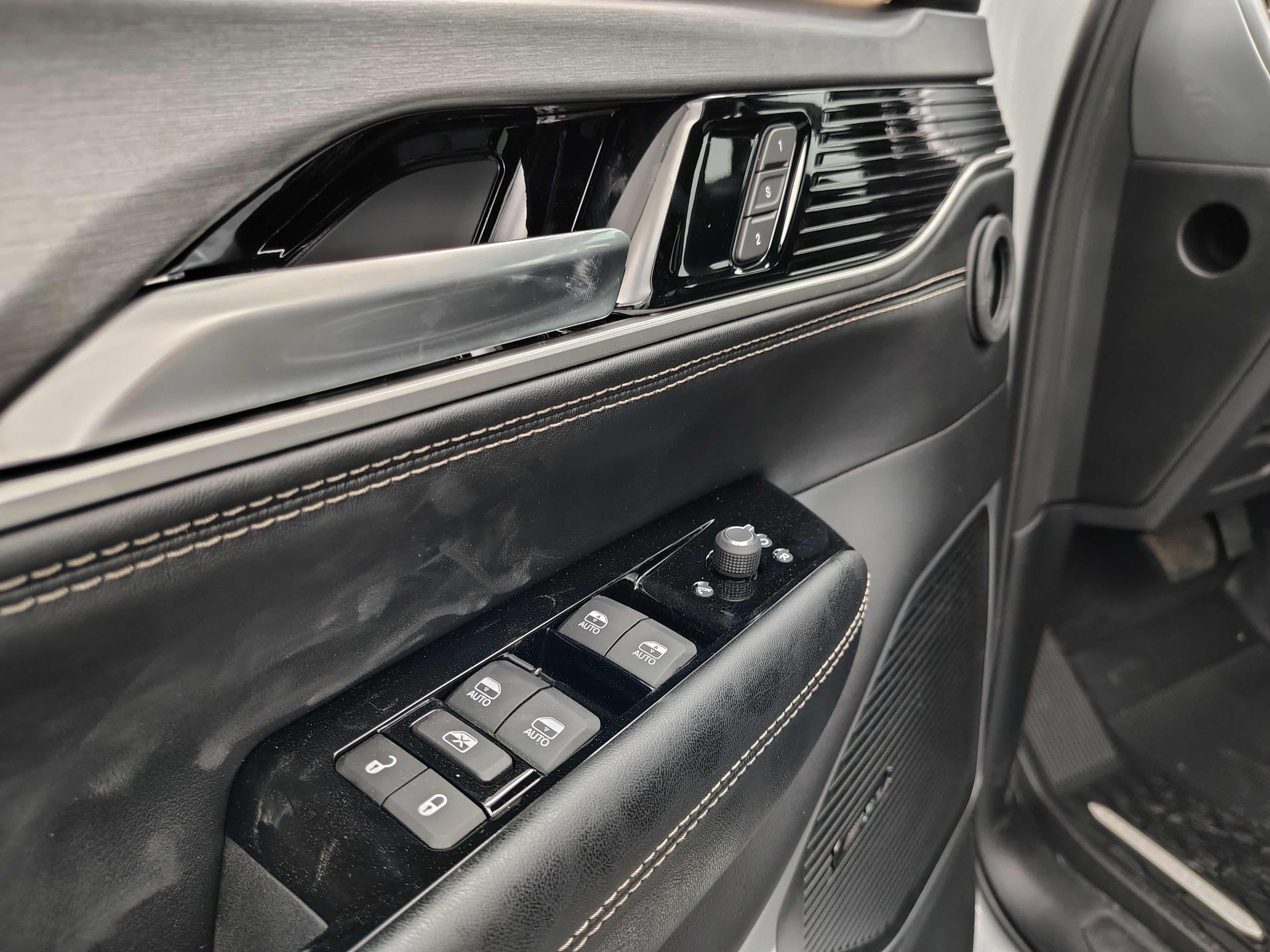 2026 Jeep Grand Wagoneer GRAND WAGONEER UPLAND 4X4