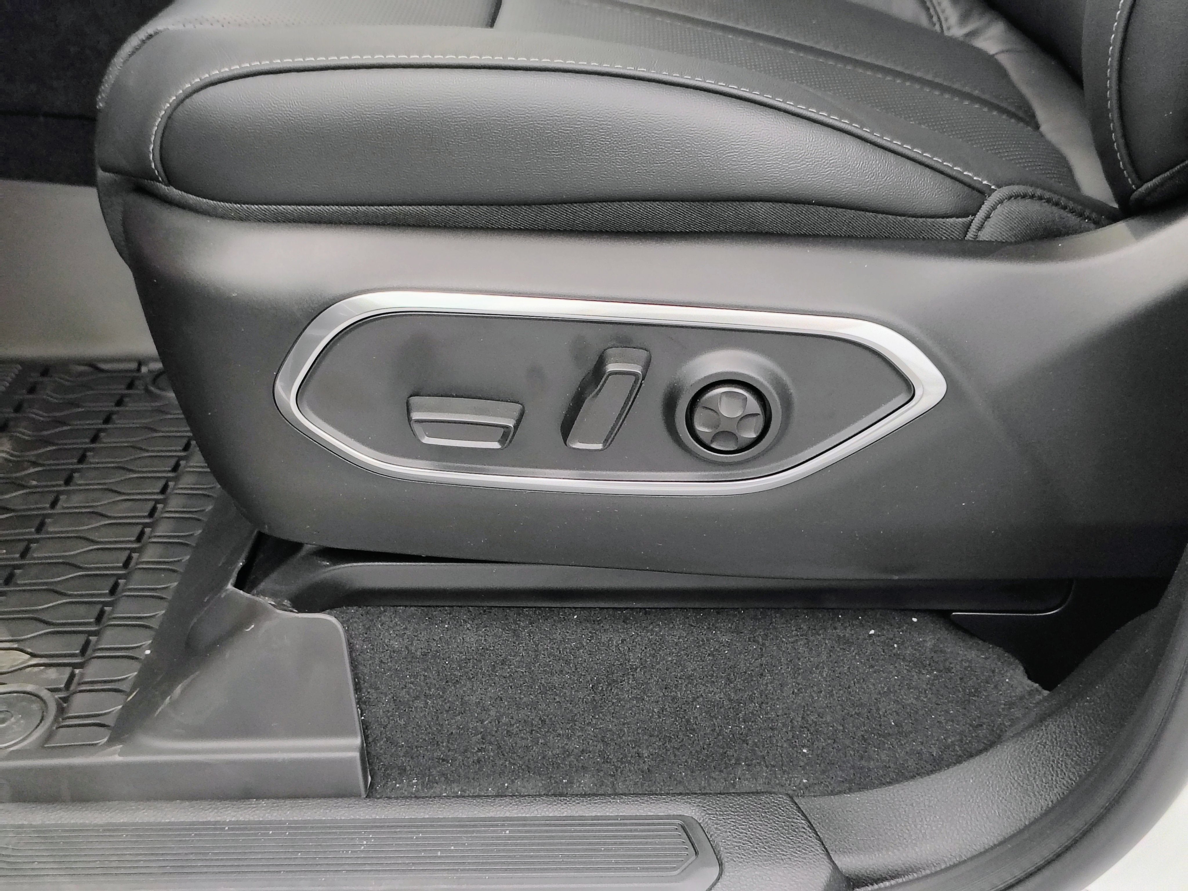 2026 Jeep Grand Wagoneer GRAND WAGONEER UPLAND 4X4