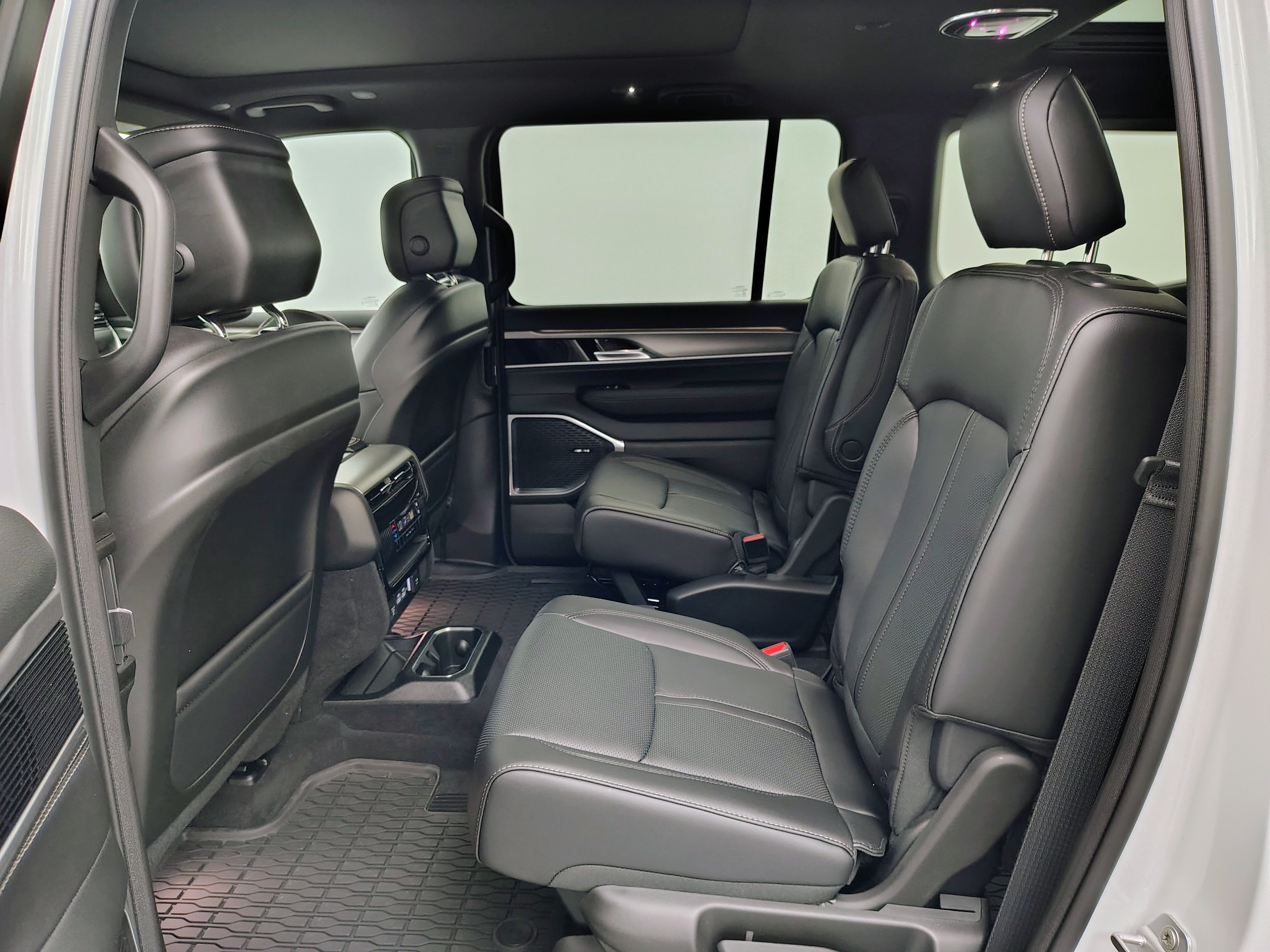 2026 Jeep Grand Wagoneer GRAND WAGONEER UPLAND 4X4