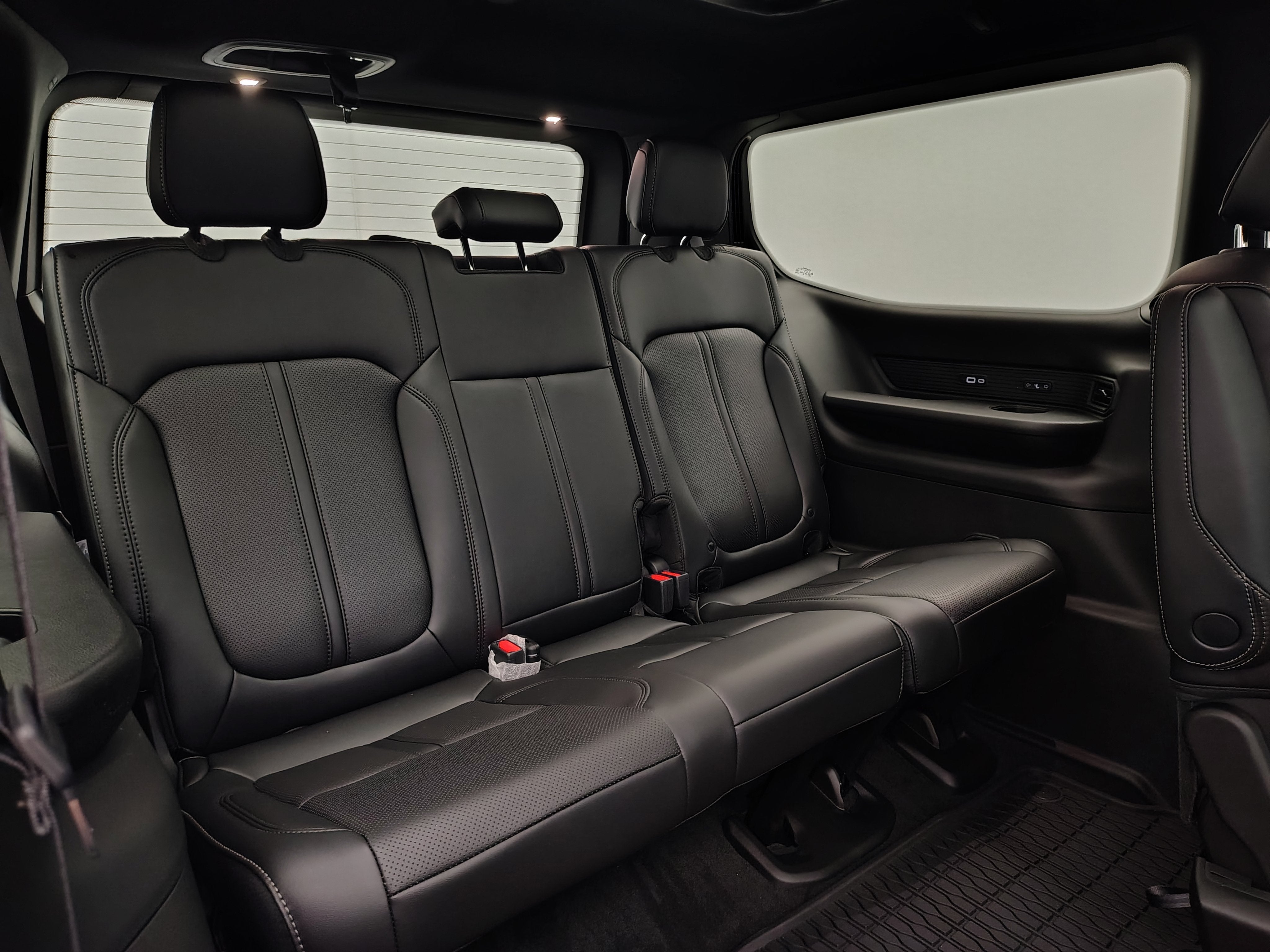 2026 Jeep Grand Wagoneer GRAND WAGONEER UPLAND 4X4