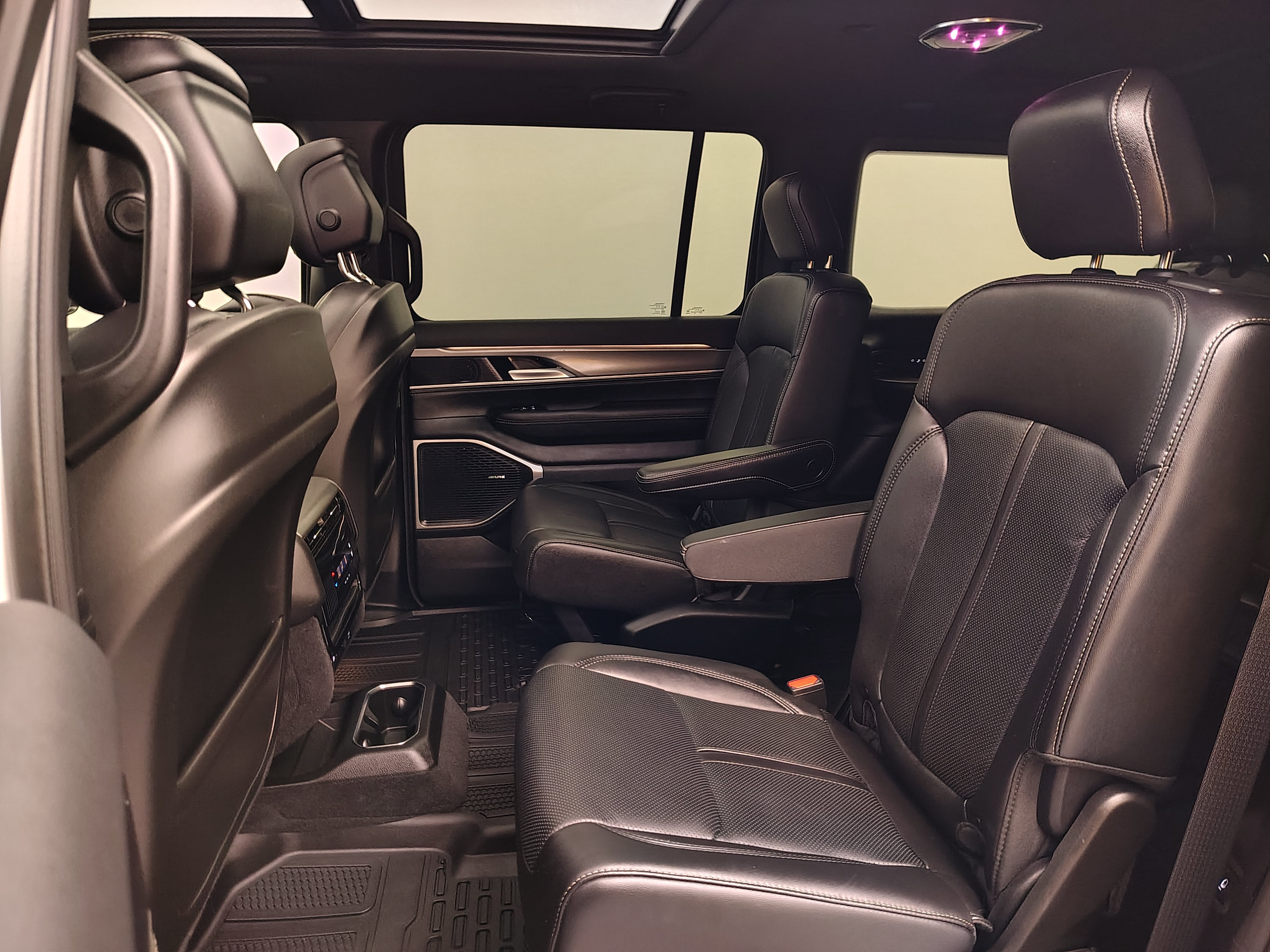 2026 Jeep Grand Wagoneer Base