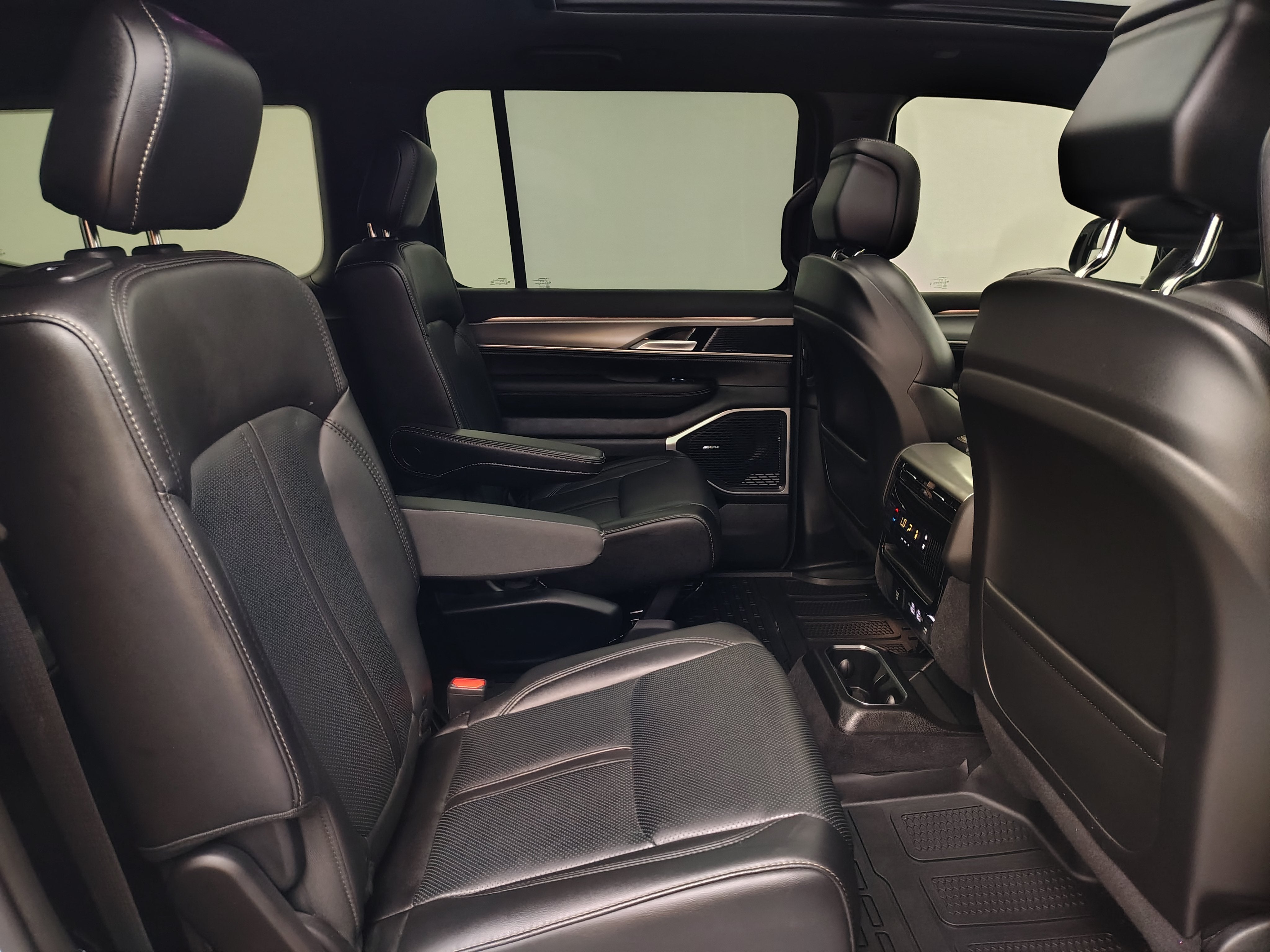 2026 Jeep Grand Wagoneer Base