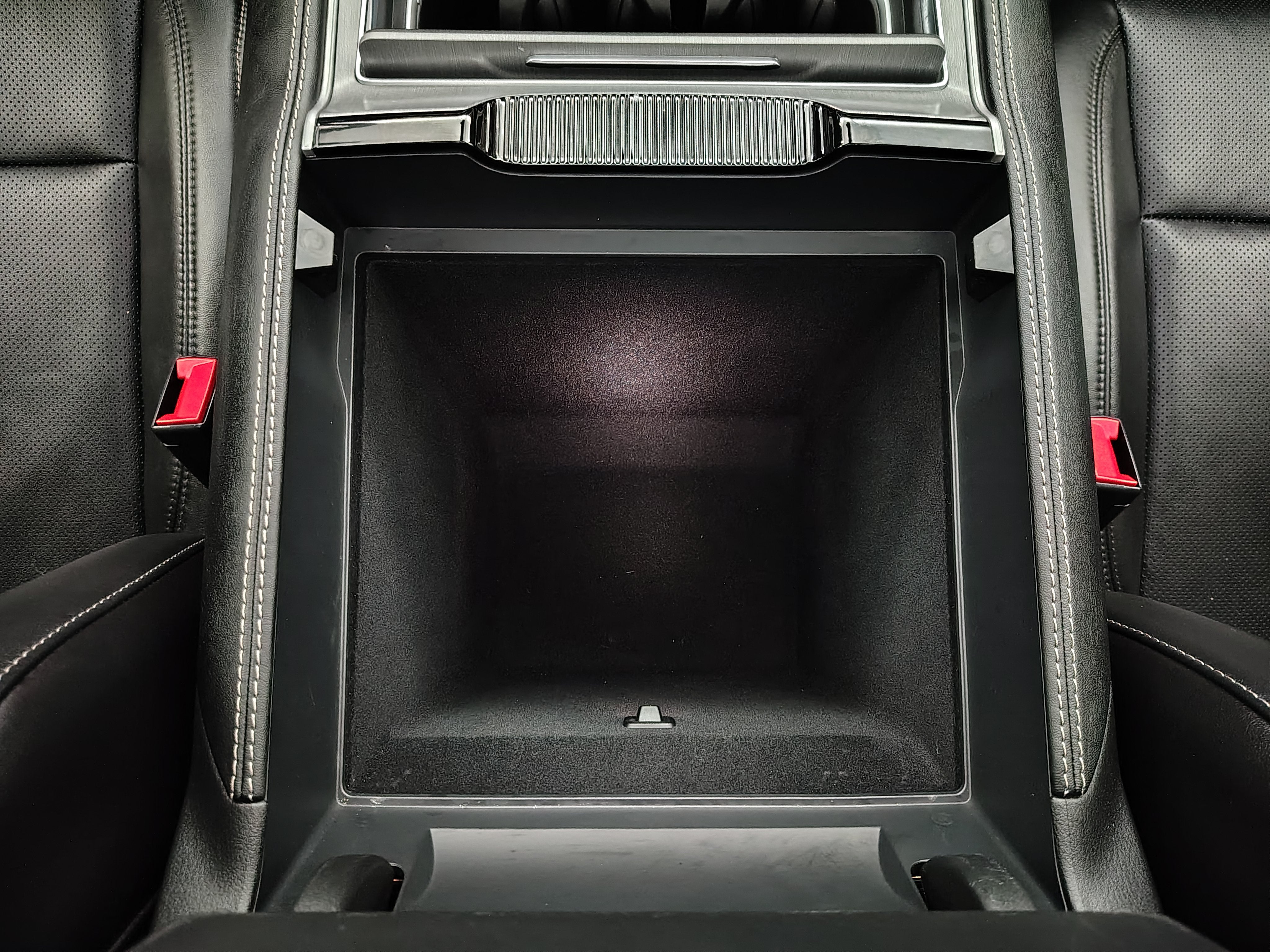 2026 Jeep Grand Wagoneer Base