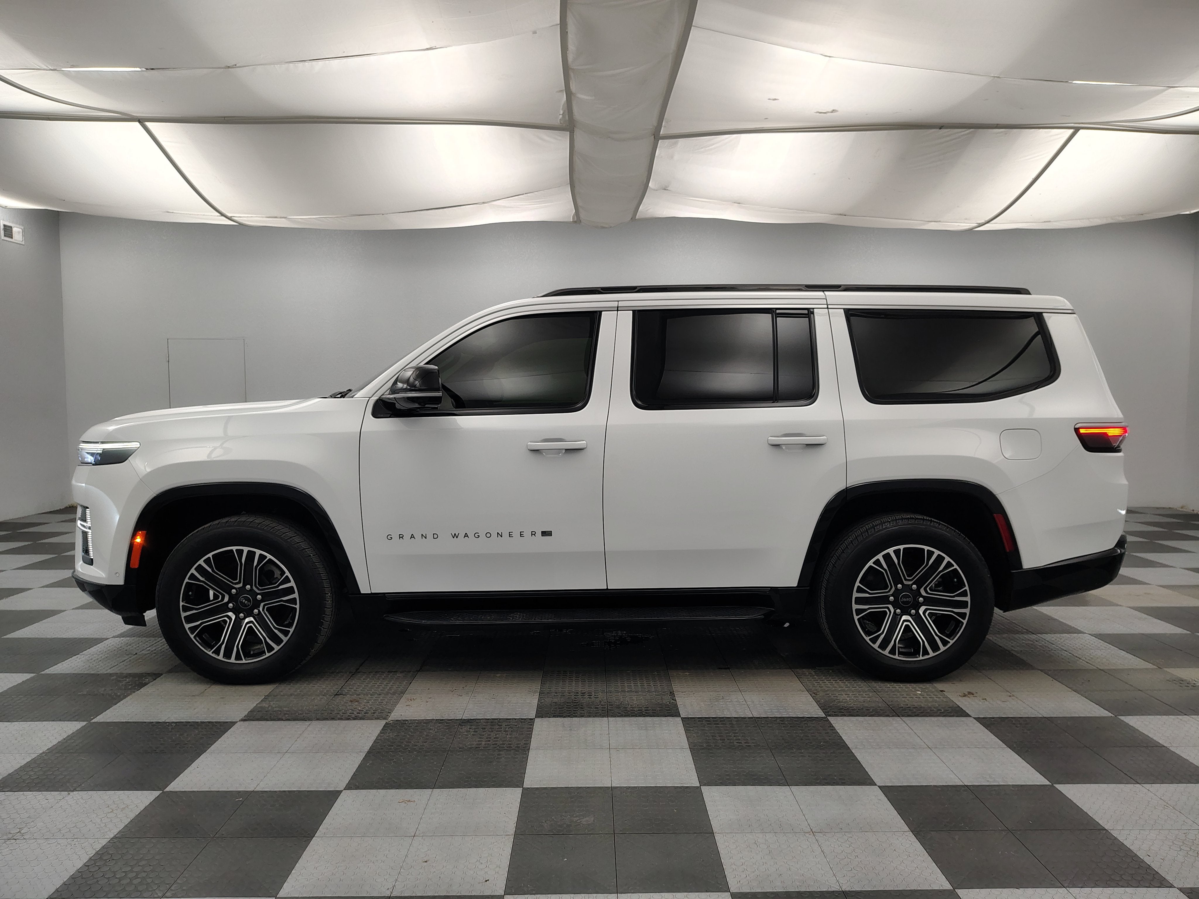 2026 Jeep Grand Wagoneer Base