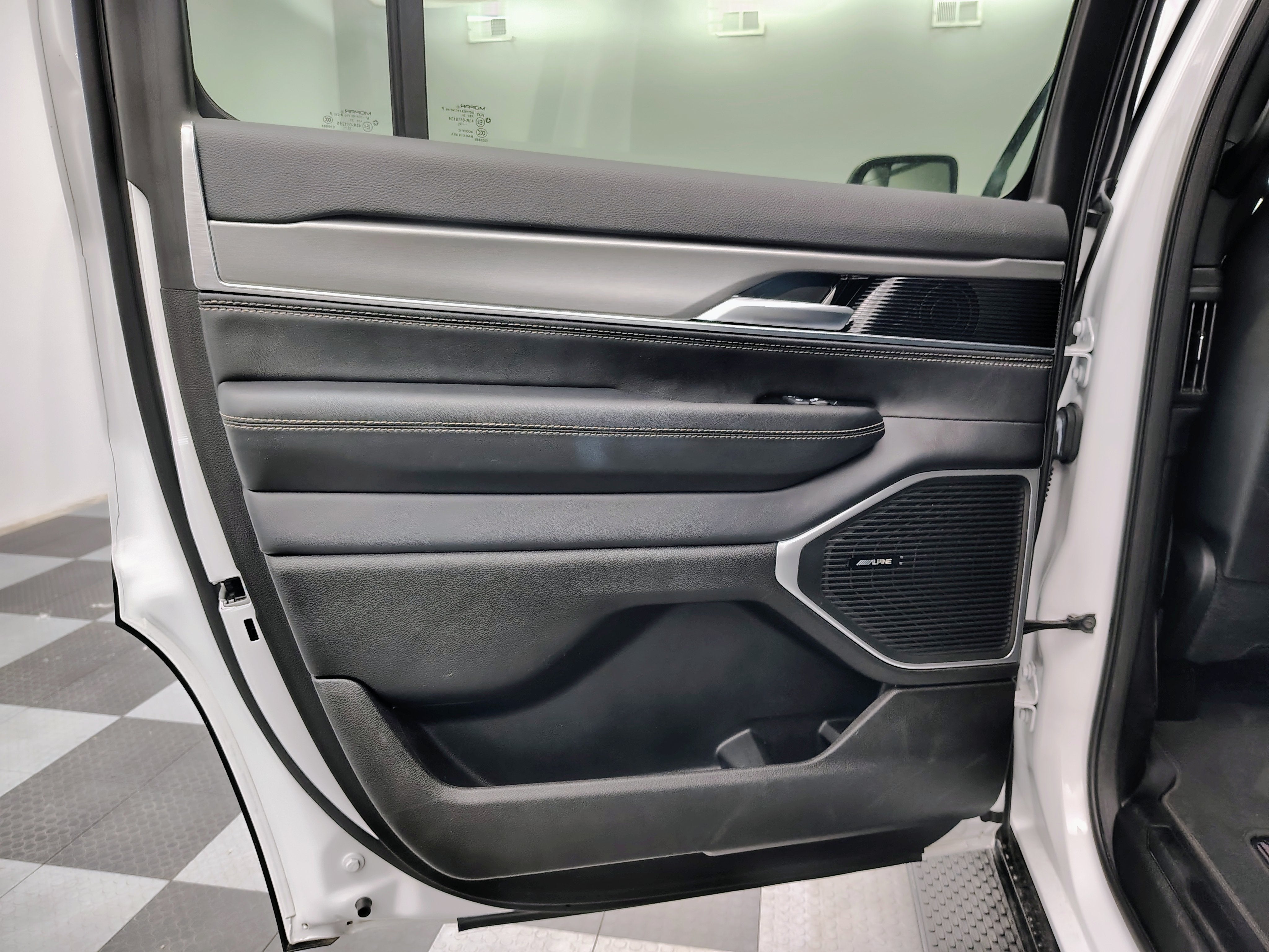 2024 Jeep Wagoneer Series II Carbide