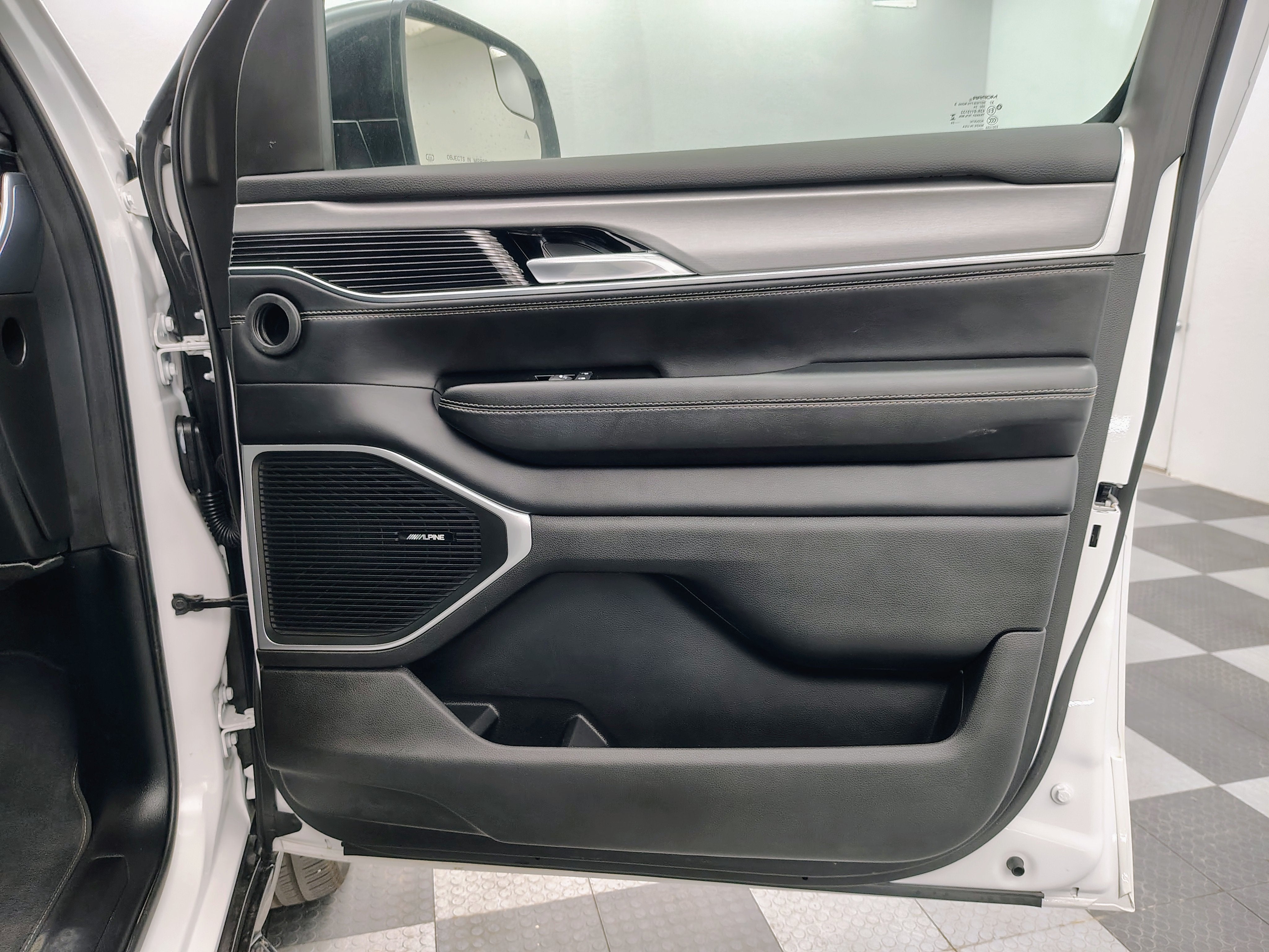 2024 Jeep Wagoneer Series II Carbide