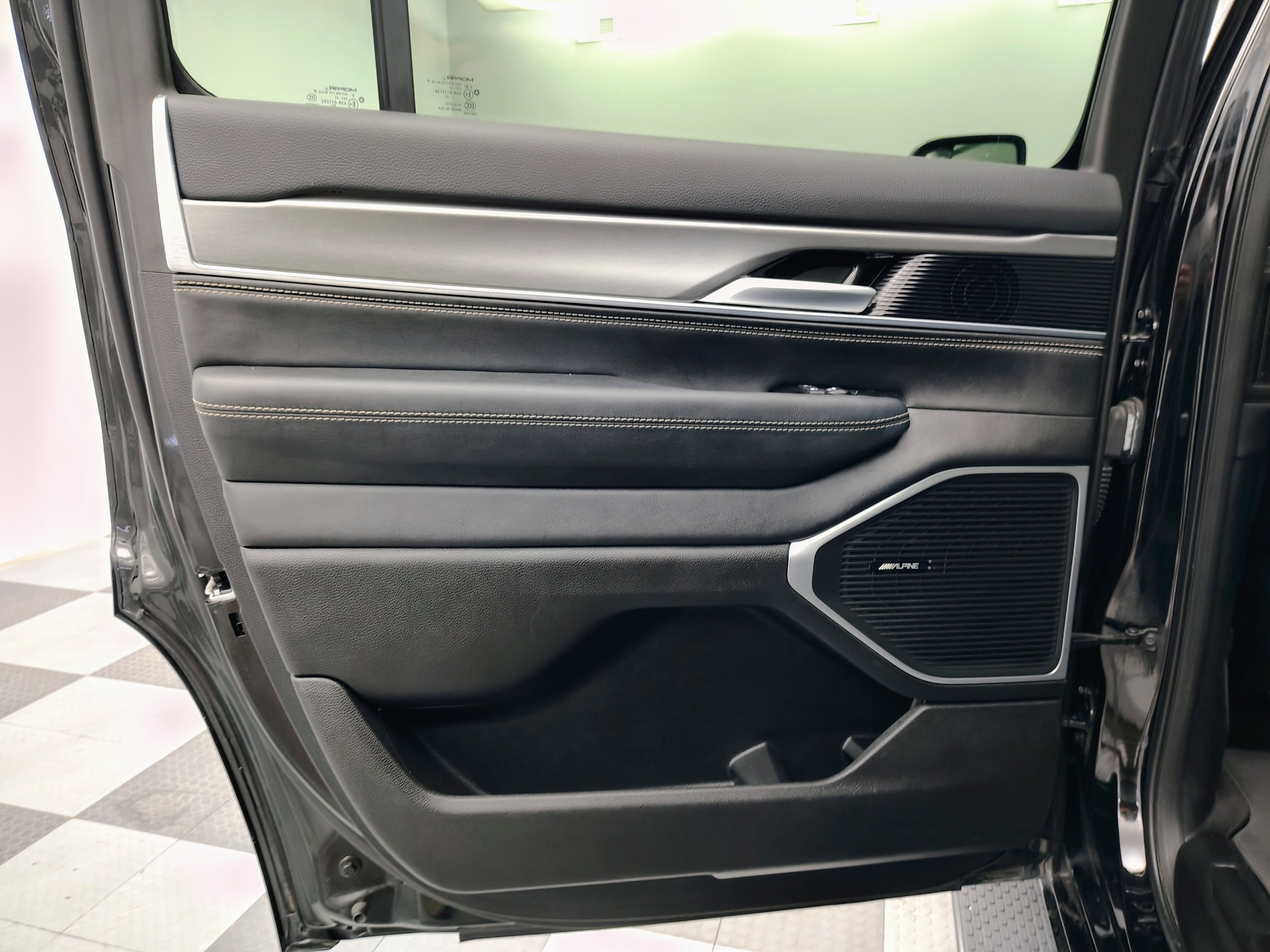 2024 Jeep Wagoneer Series II Carbide